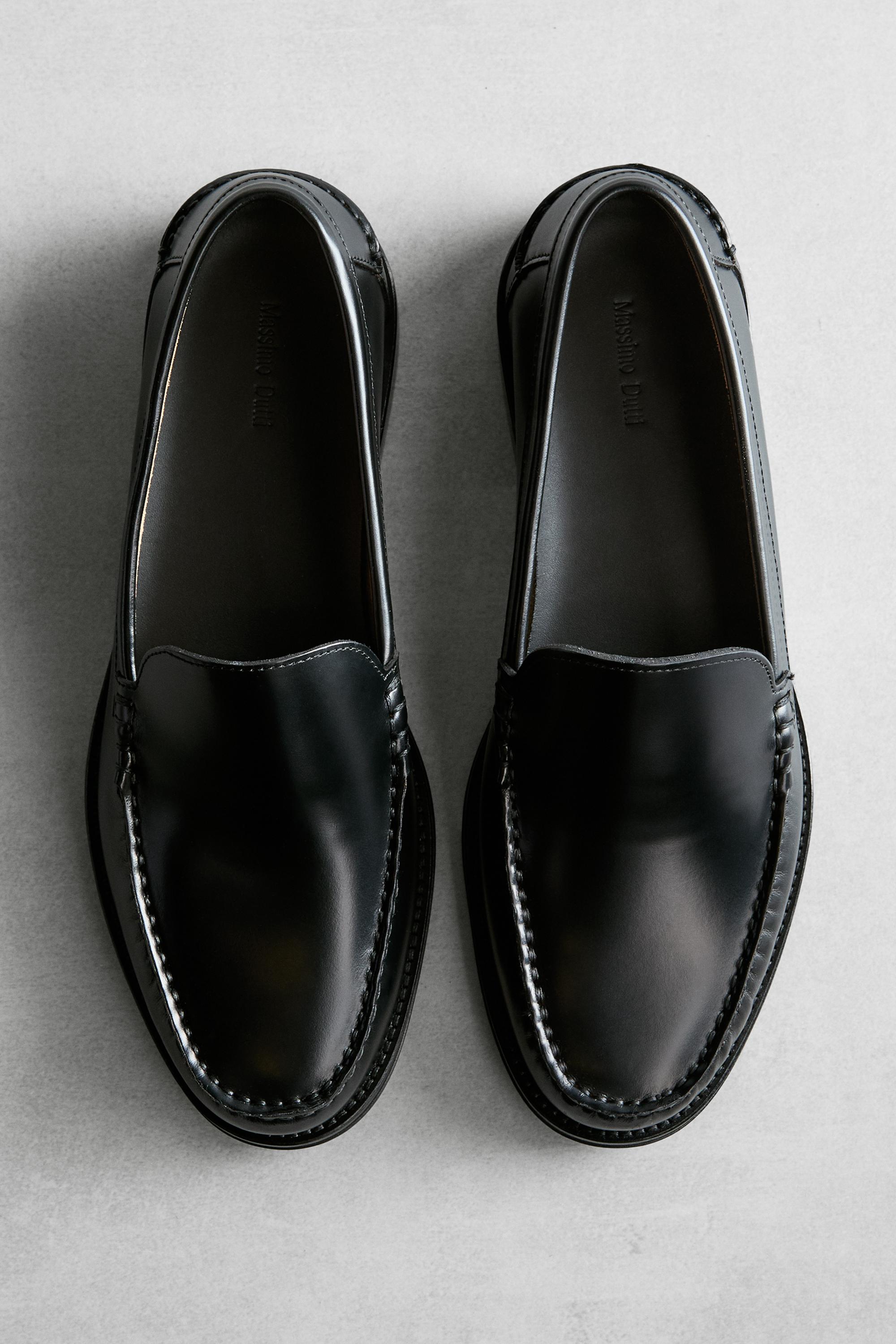 Leather loafers with glossy finish — BLACK