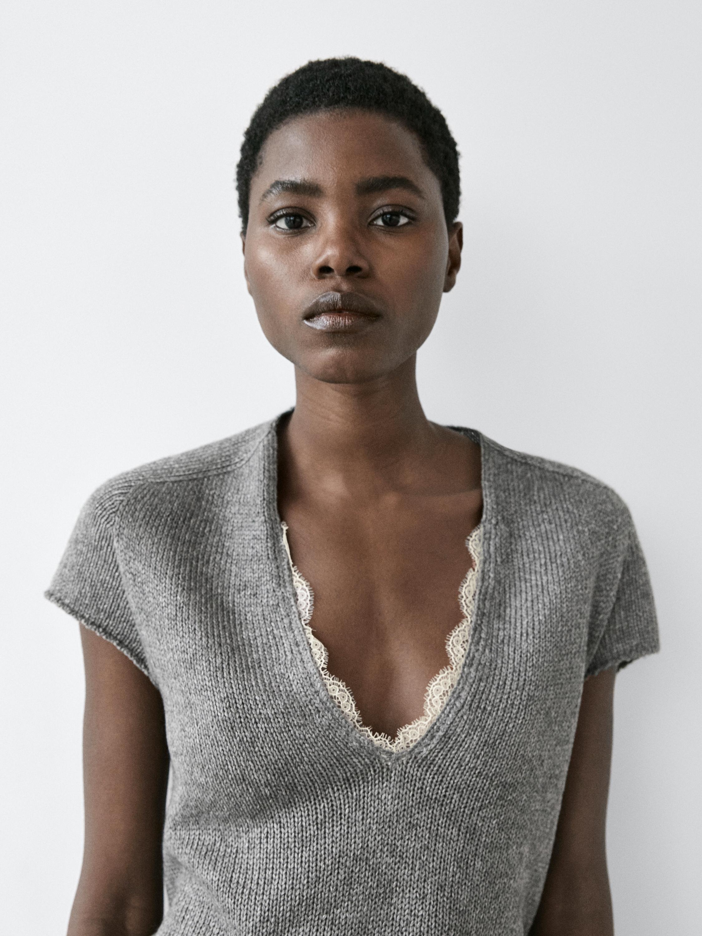 Short sleeve knit sweater with lace