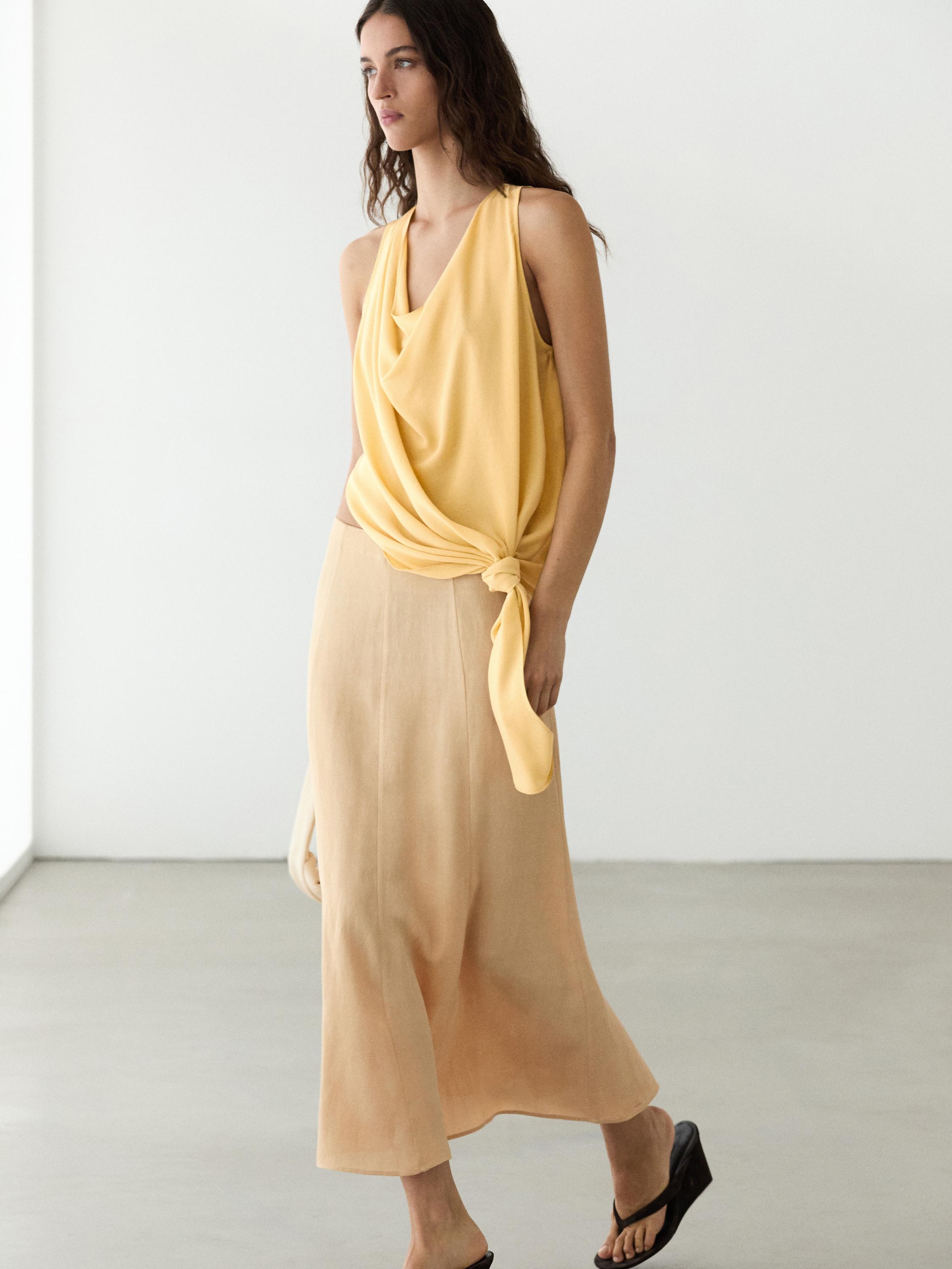 Flowing flared skirt — PALE YELLOW