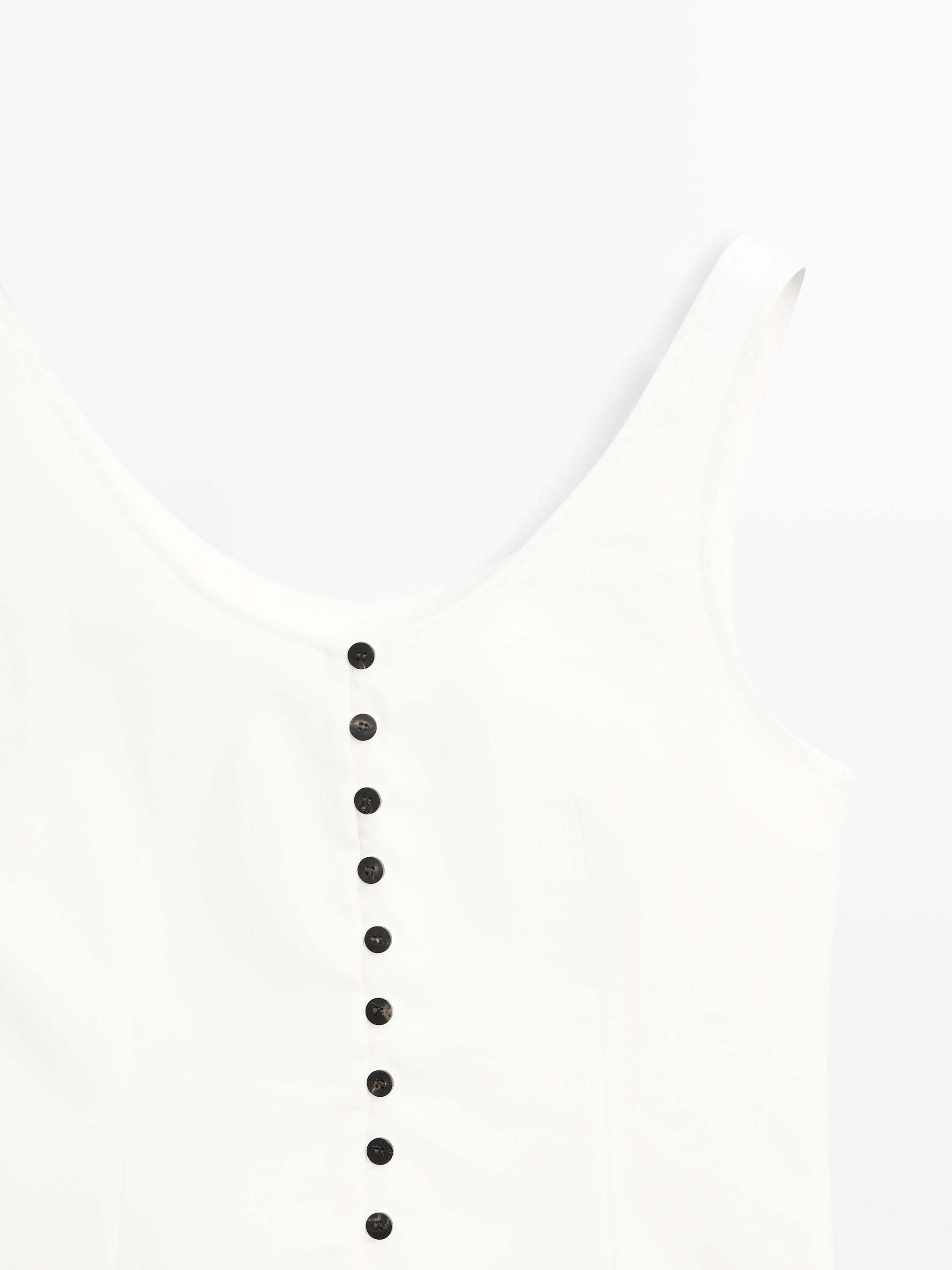 Linen blend top with buttons