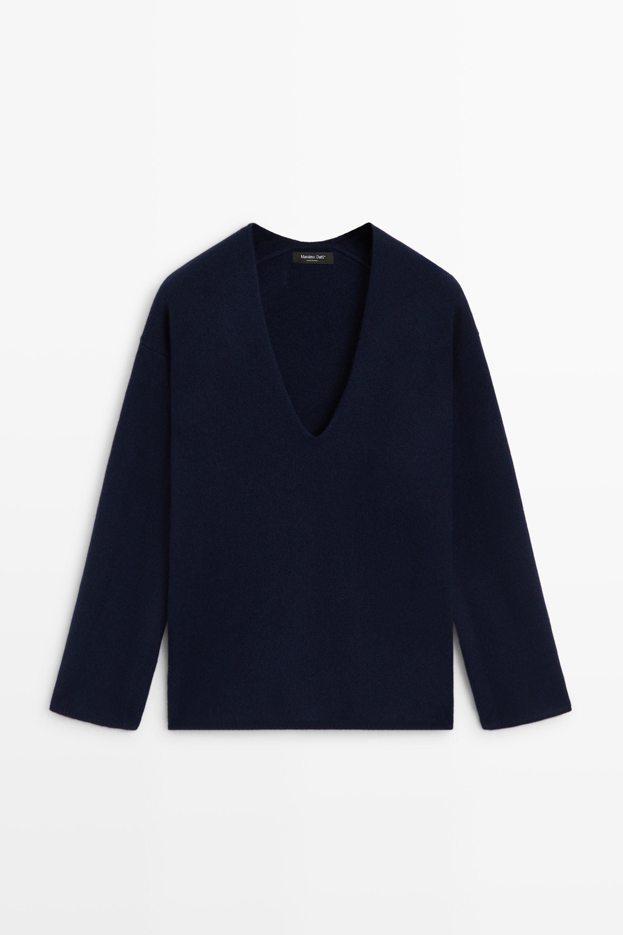 Wool-blend knit V-neck sweater by Massimo Dutti