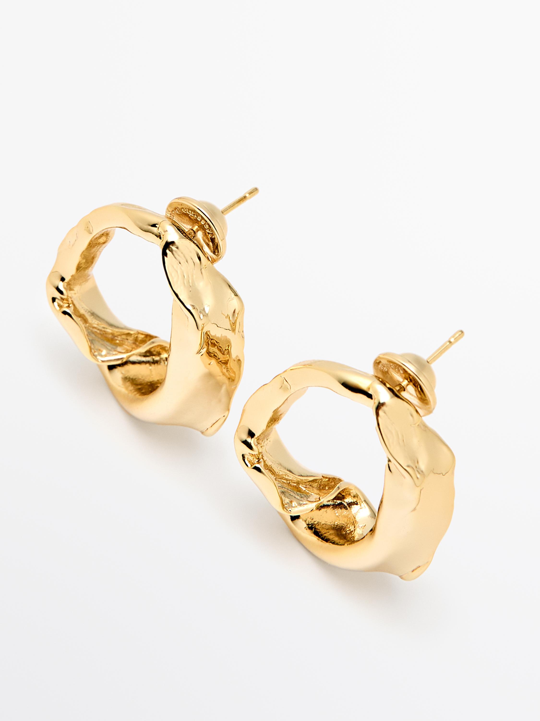 Ebakorrapärased kõrvarõngad