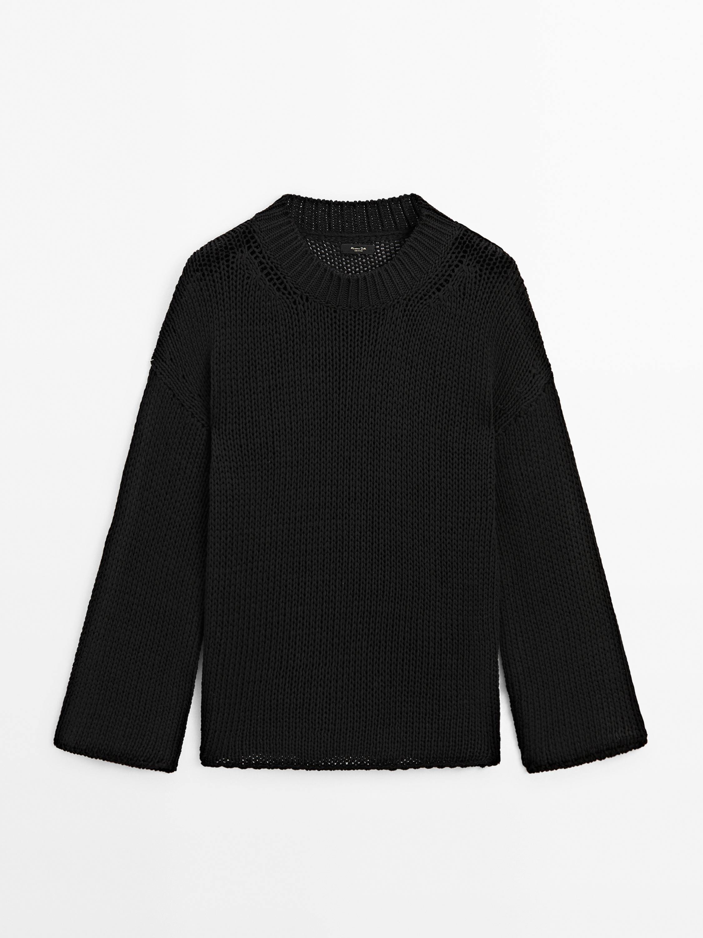 Crew neck knit sweater