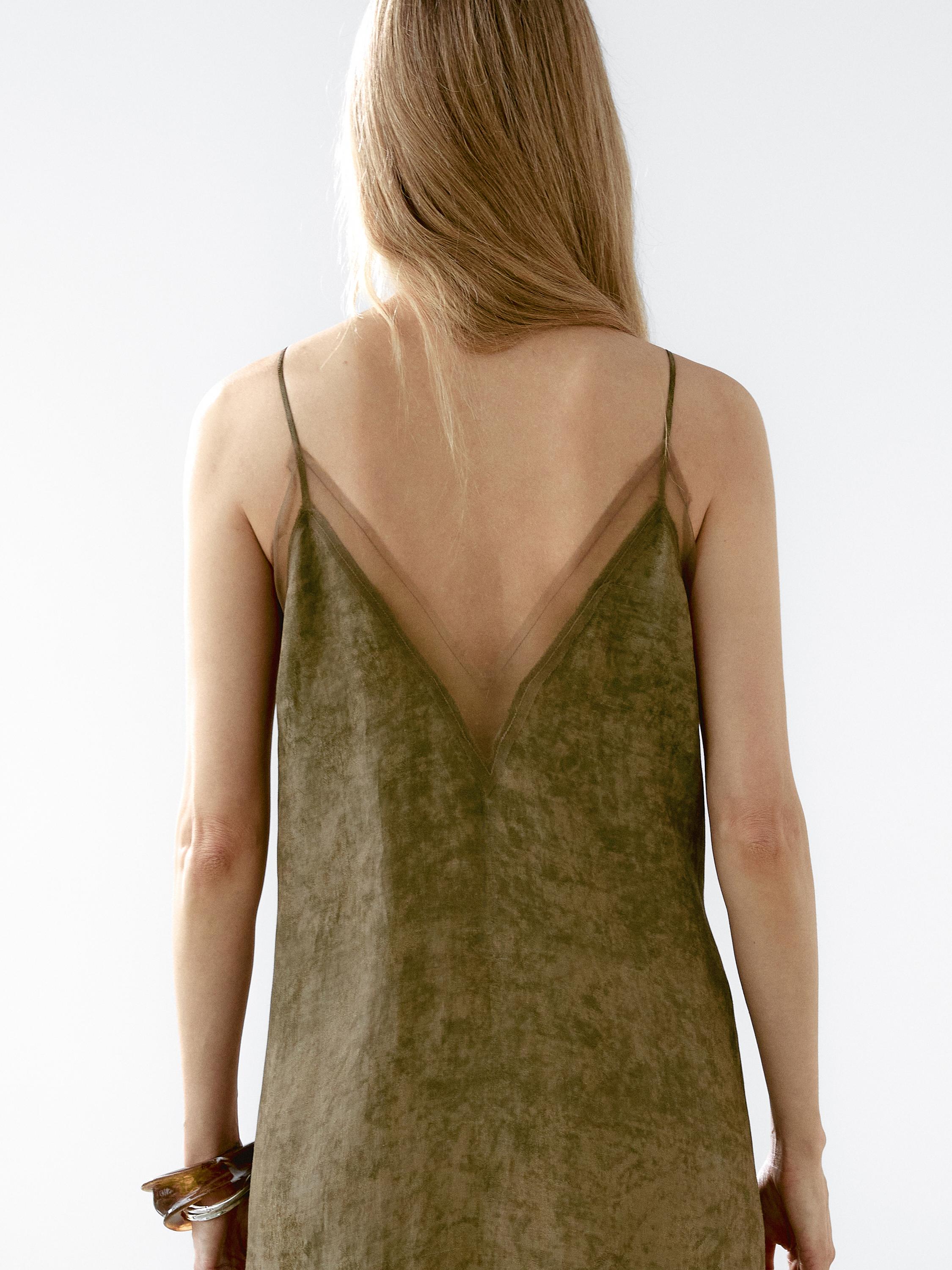 Vestido midi lencero detalle transparencia