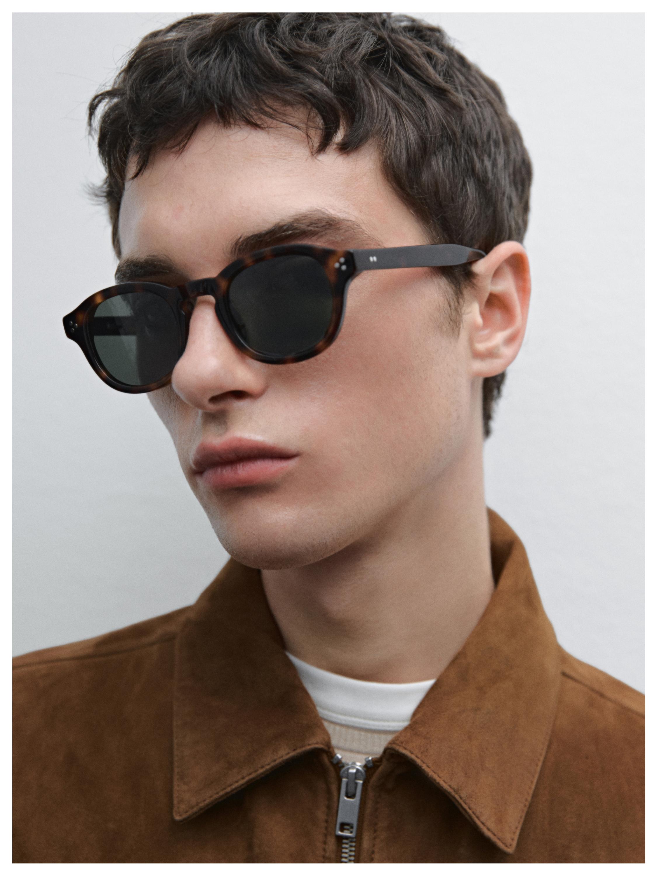 Round tortoiseshell-effect sunglasses