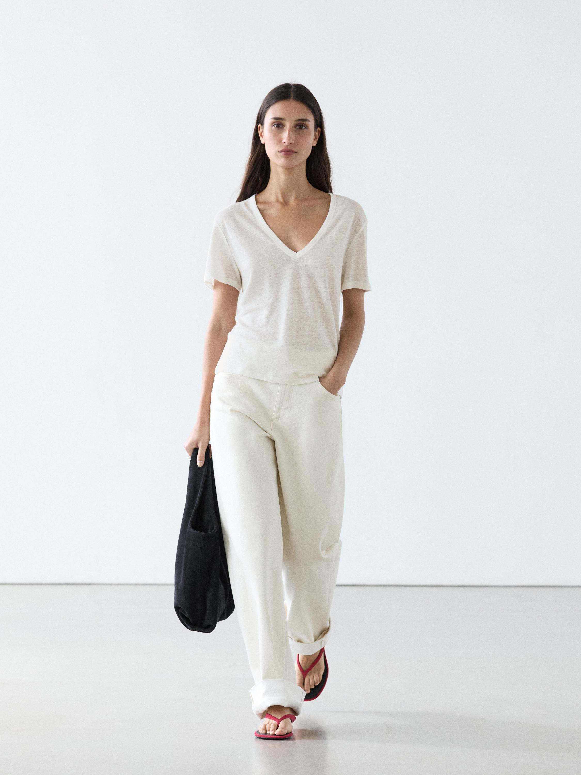 Linen V-neck T-shirt — Off white