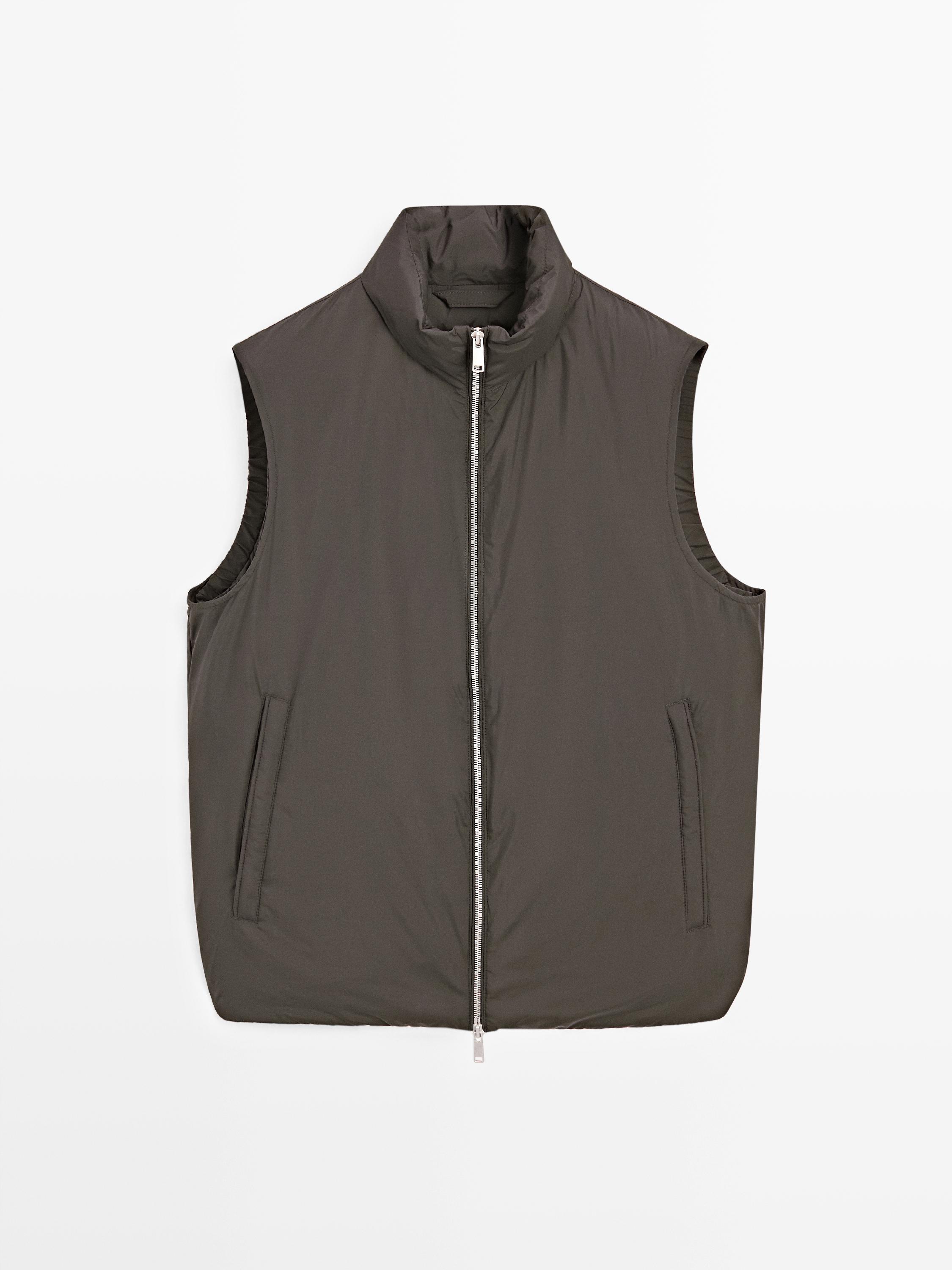 Water-repellent ultra lightweight down blend gilet