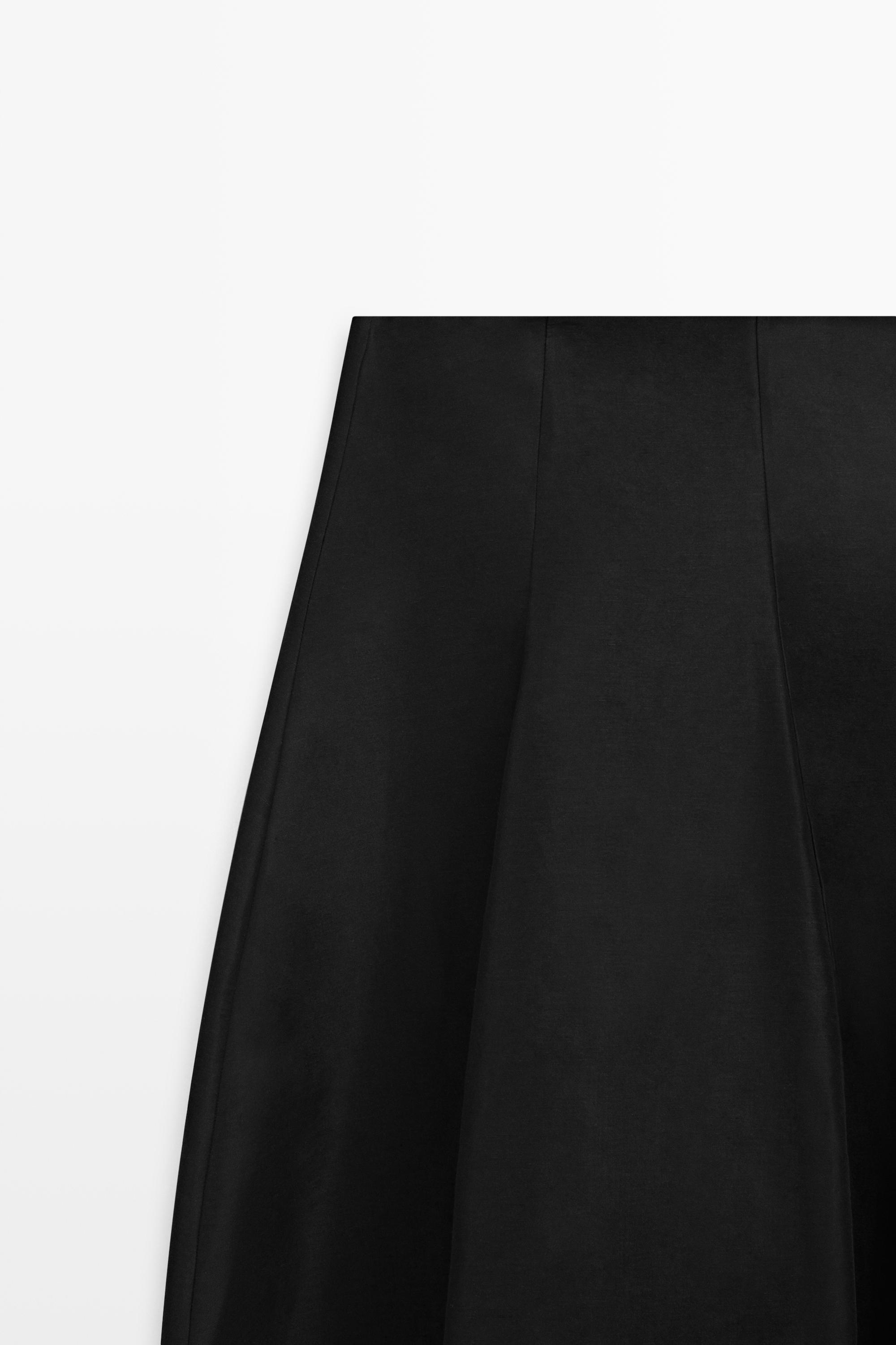 Flowing Seamed Midi Skirt - STUDIO — BLACK