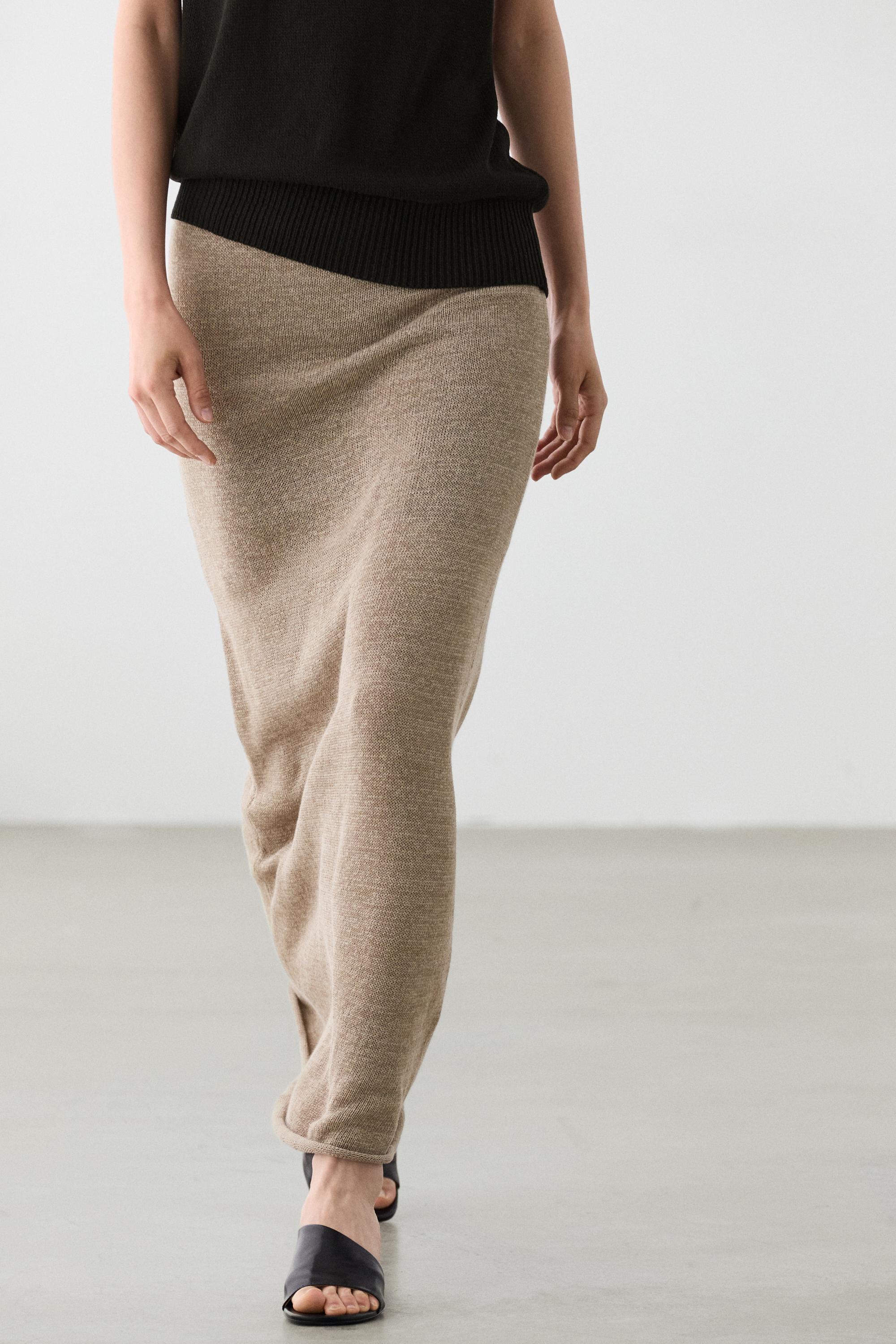 Total look flared knit skirt — SAND