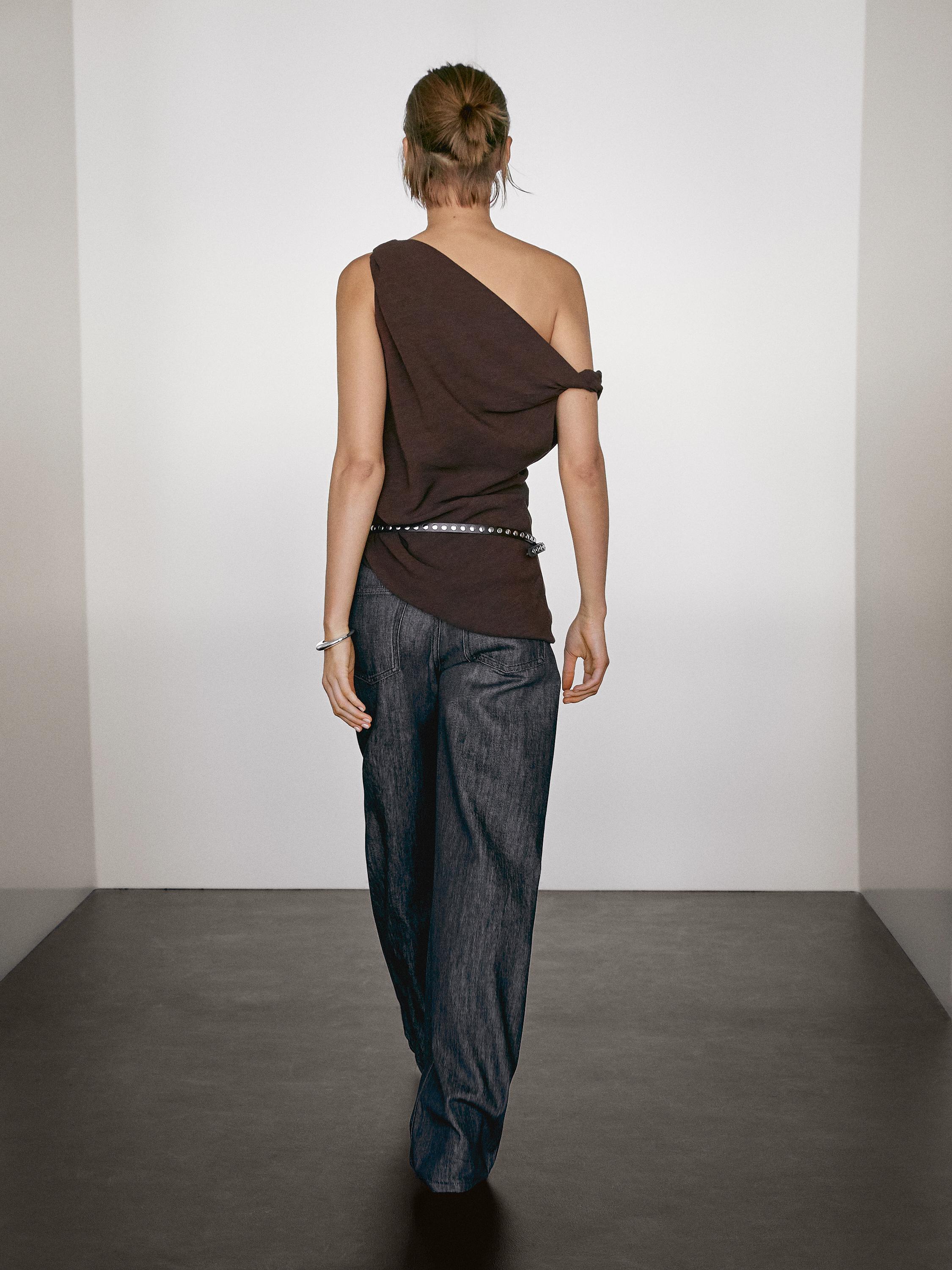 High-waist wide-leg jeans