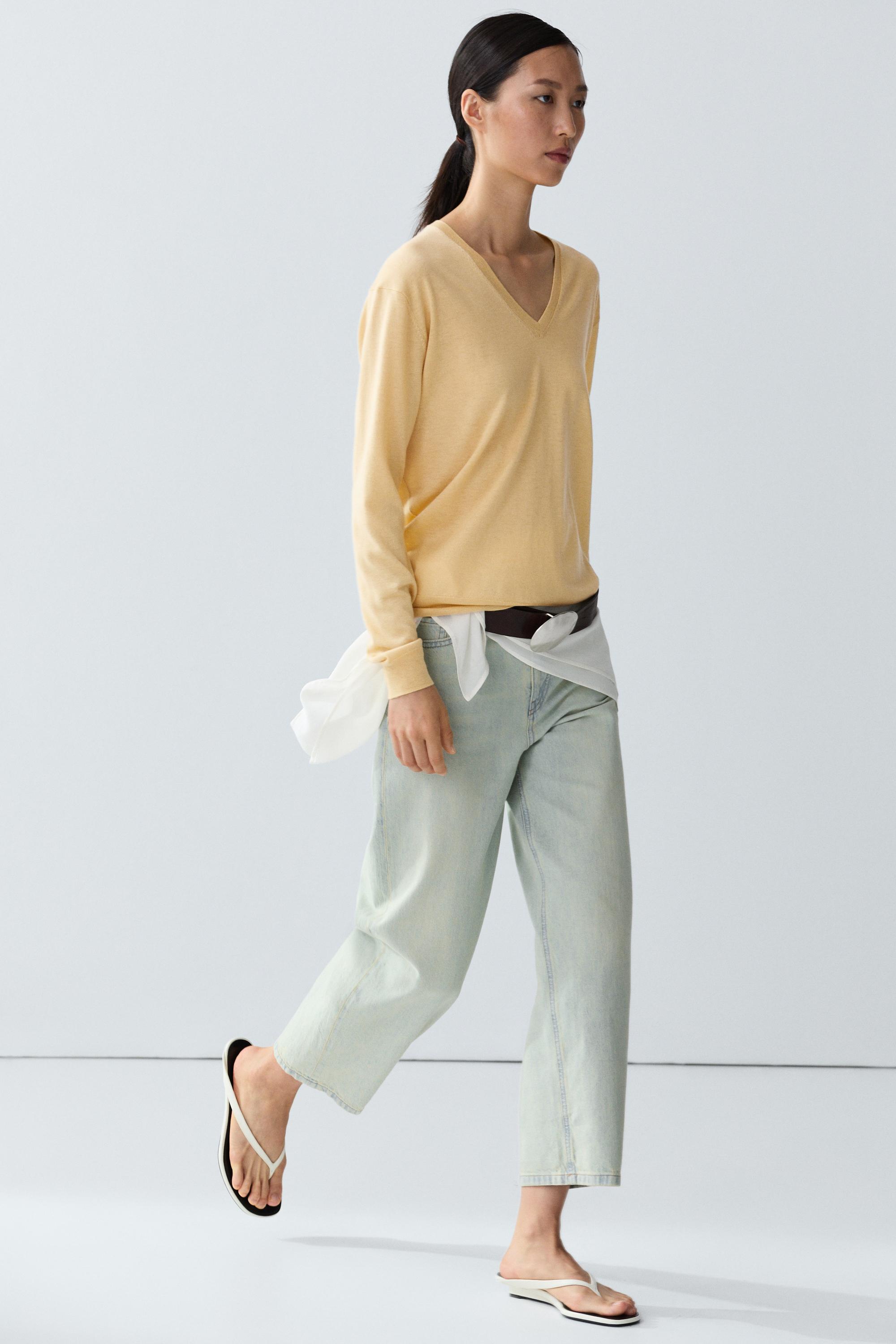 V-neck knit sweater — Vanilla