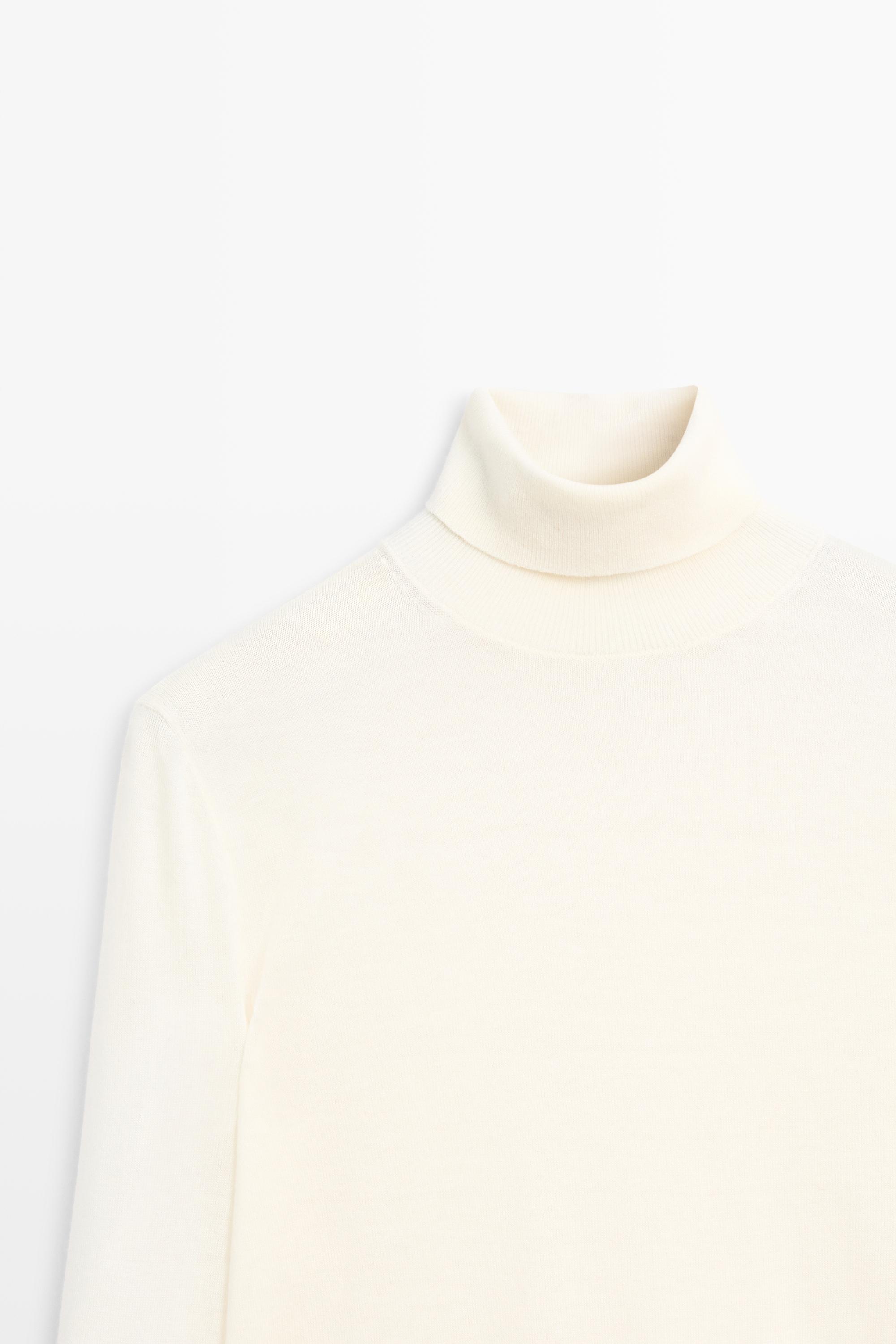 Wool-blend turtleneck knit sweater — CREAM