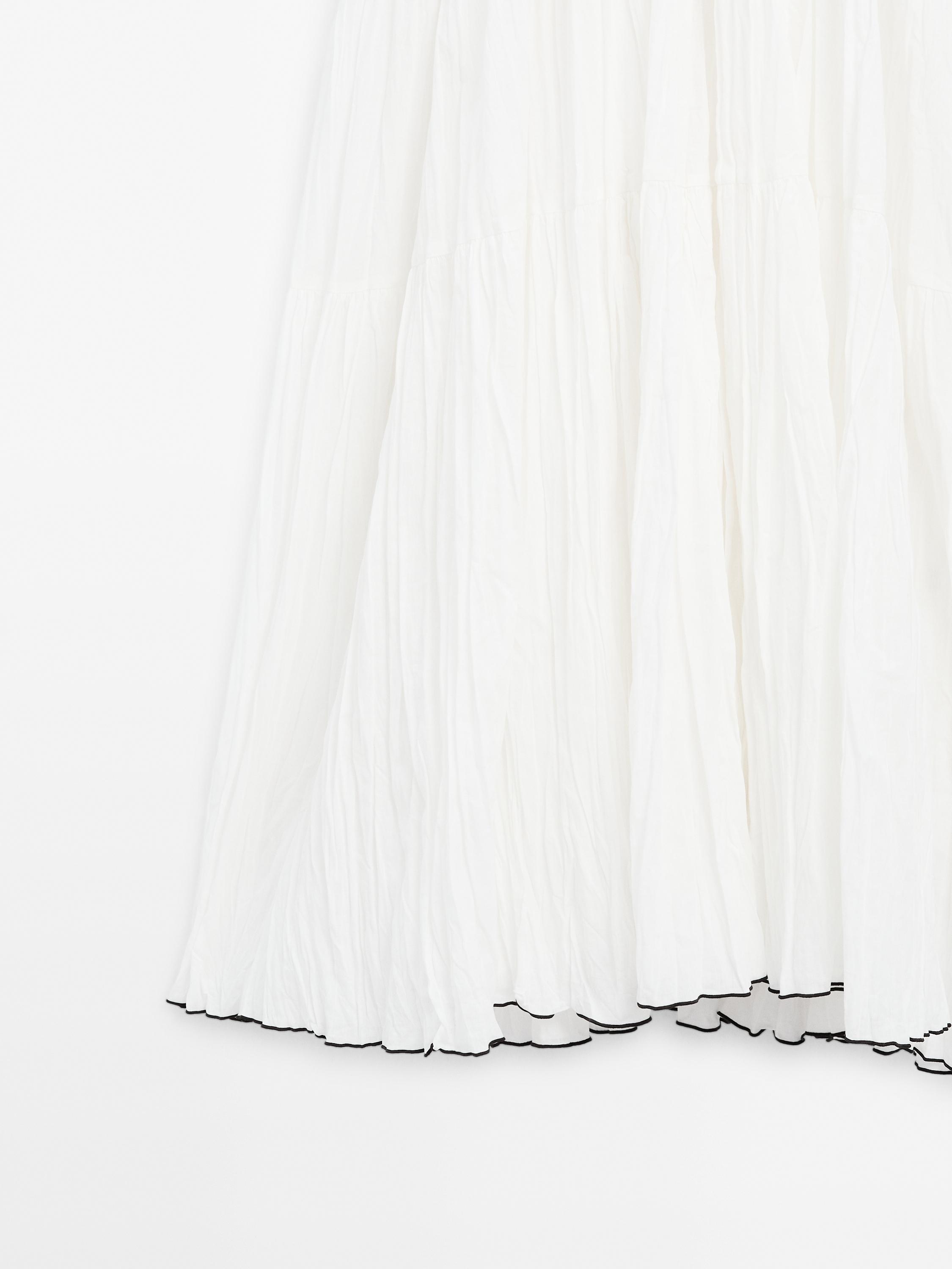 Robe longue plissée contrastante