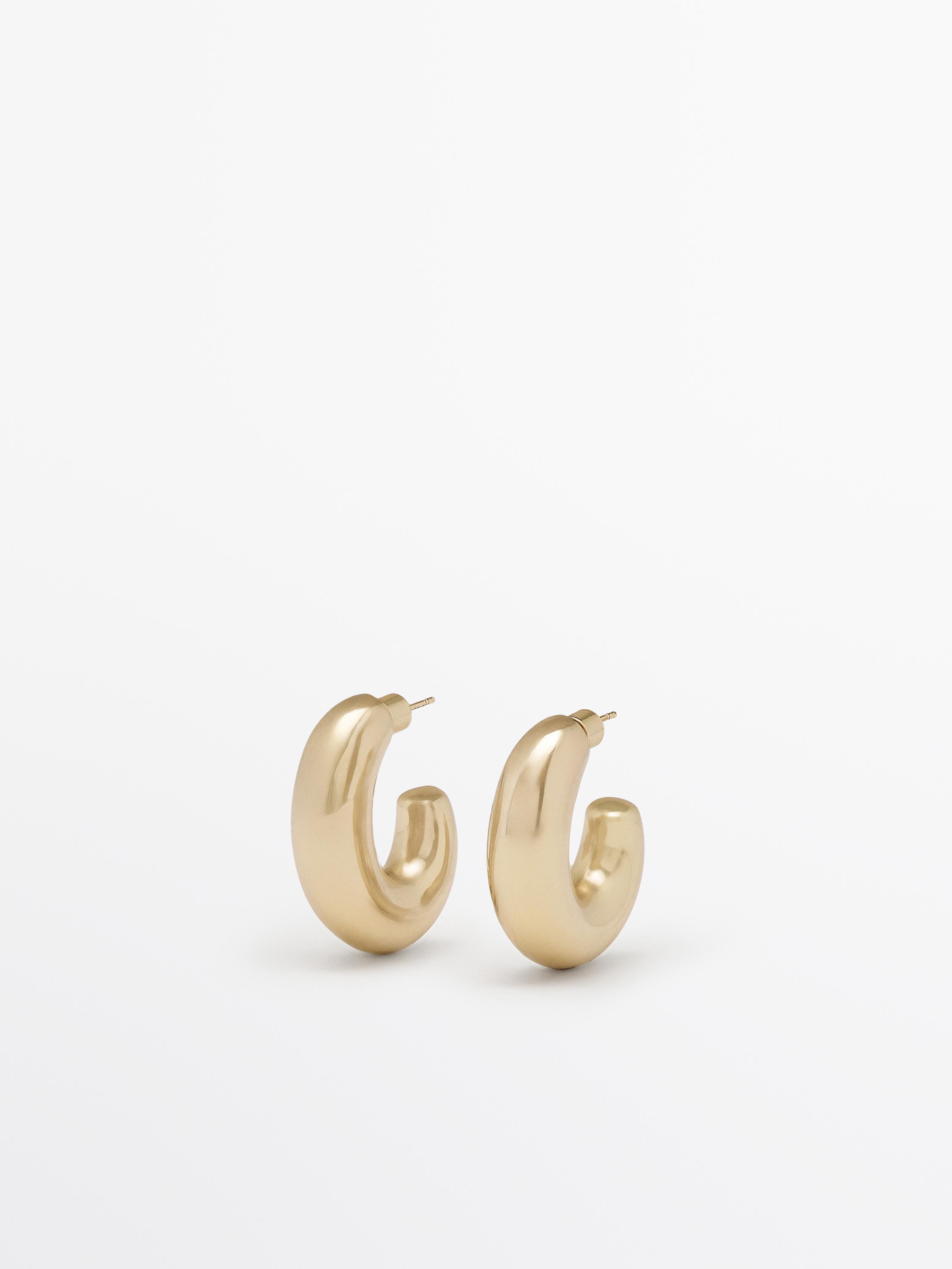 Oval hoop earrings