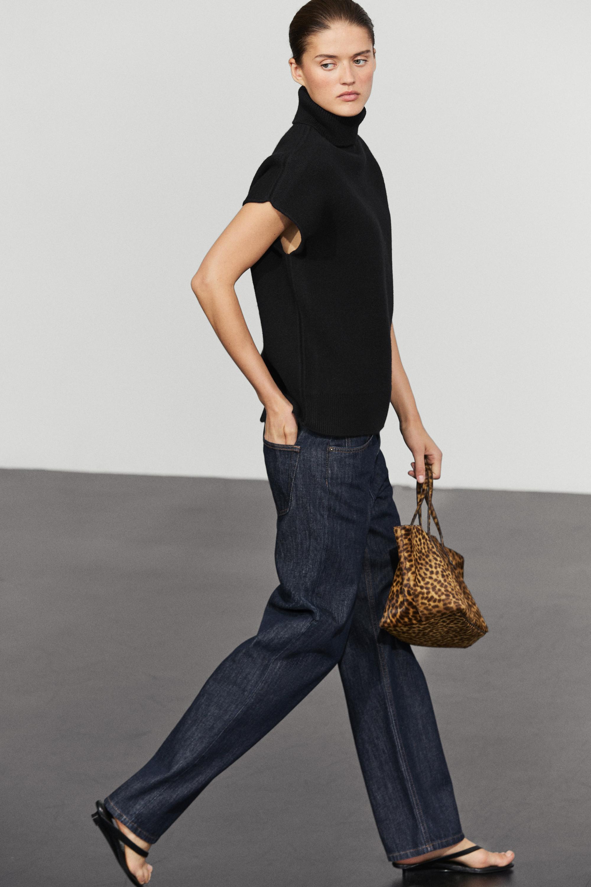 Knit sweater with side vents — BLACK