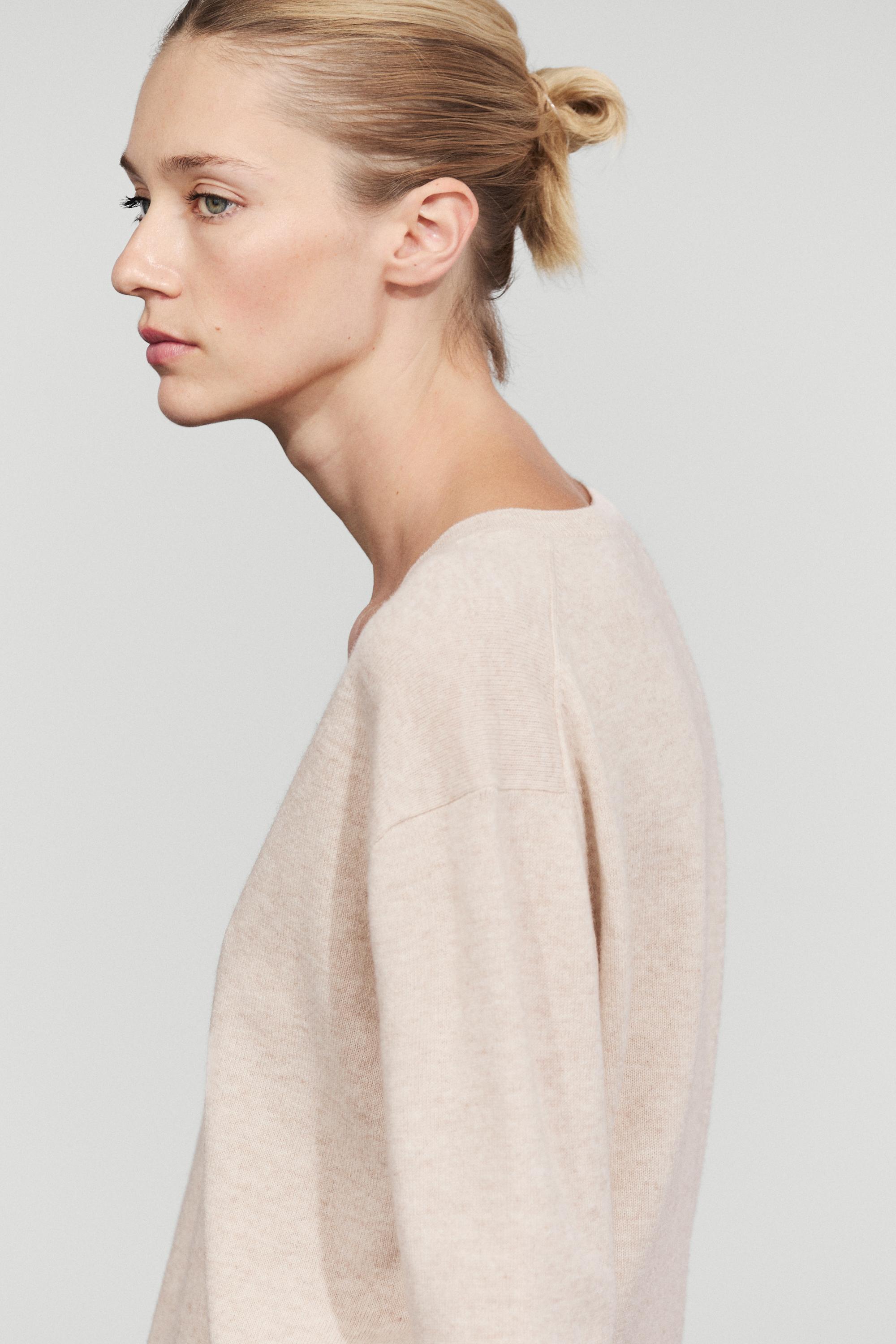 Wool blend V-neck knit sweater — BEIGE MARL