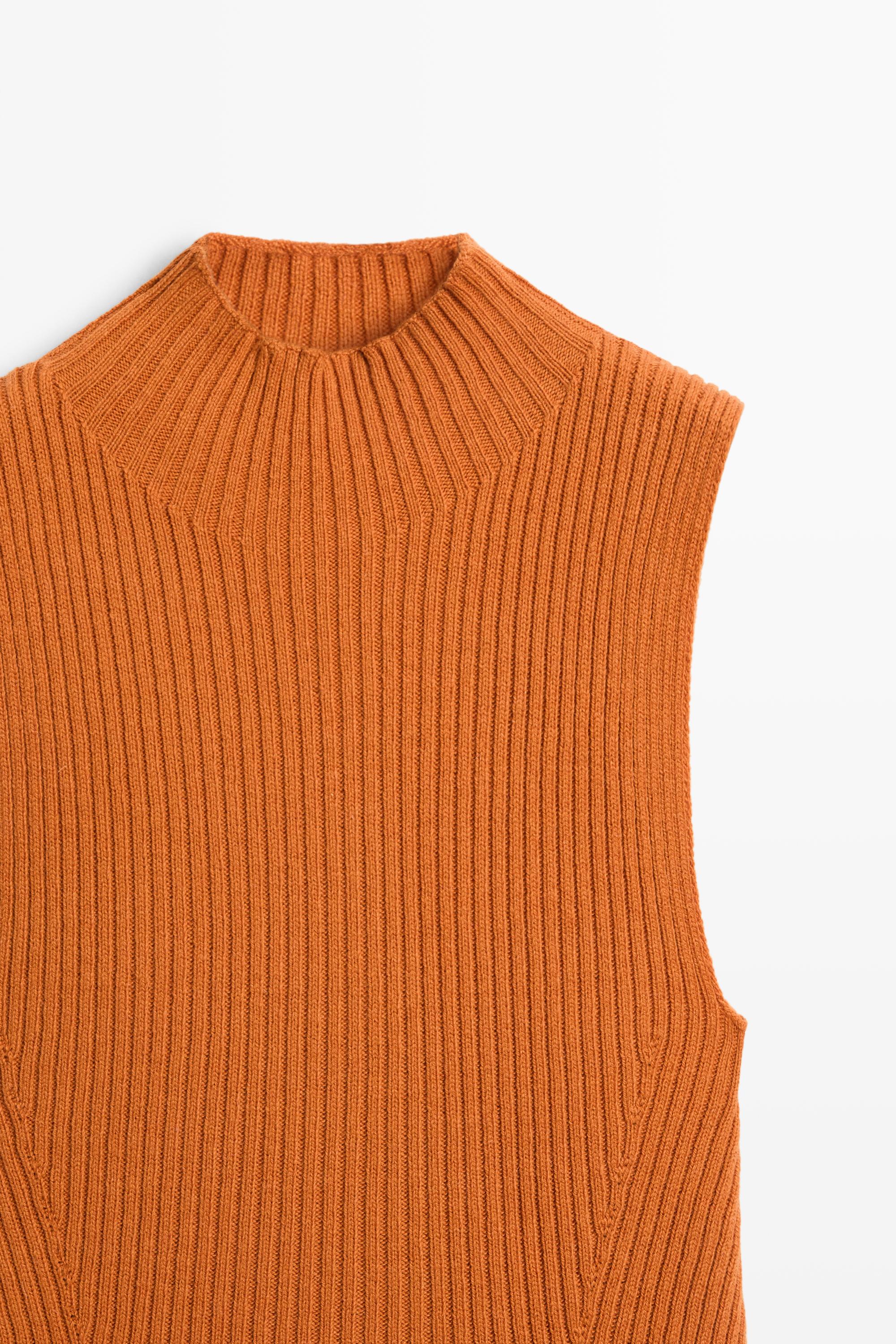Ribbed turtleneck knit top — BURNT ORANGE