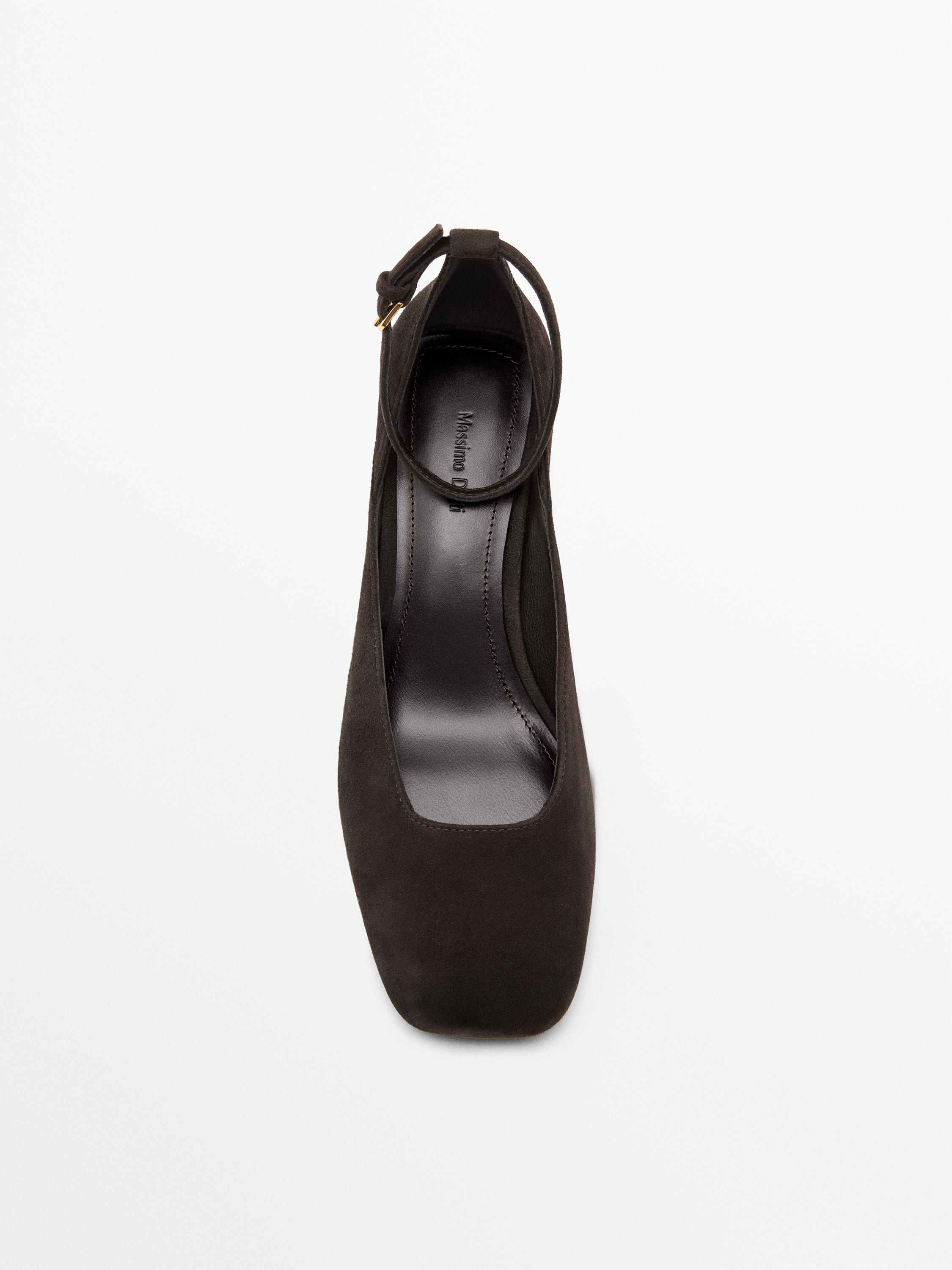 Heeled shoes with square vamp — BROWN
