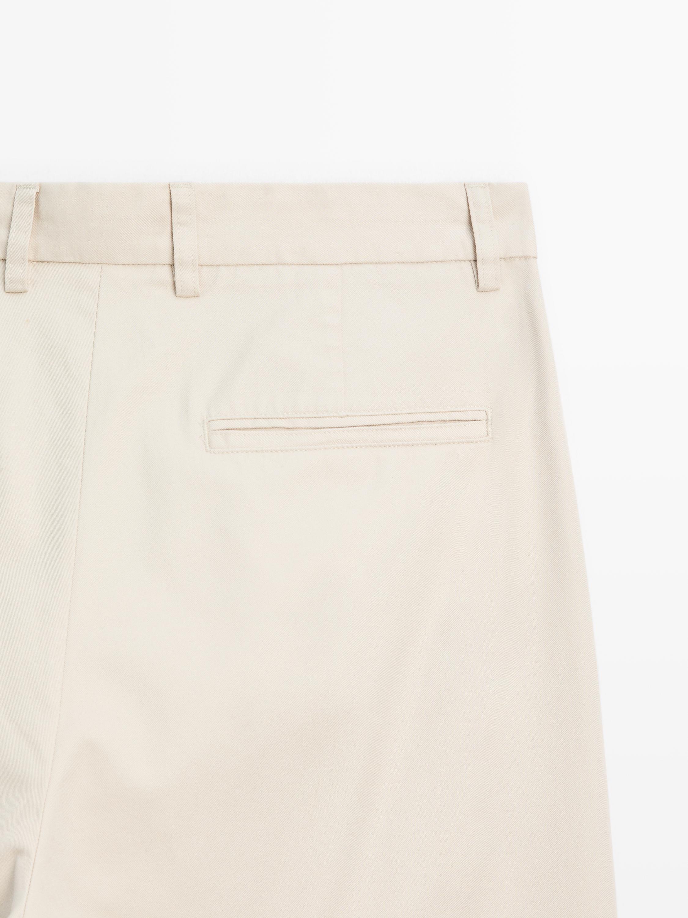 Pantalone od 100% pamuka opuštenog relaxed fit kroja