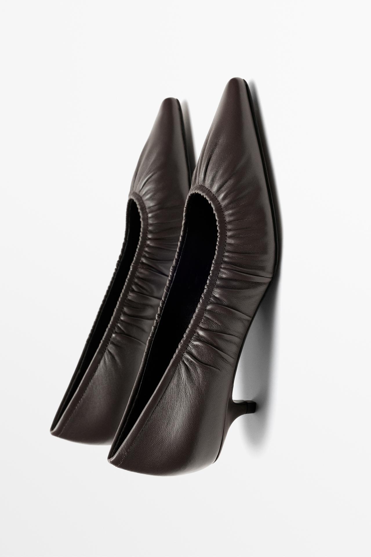 Gathered leather heel shoe — BROWN