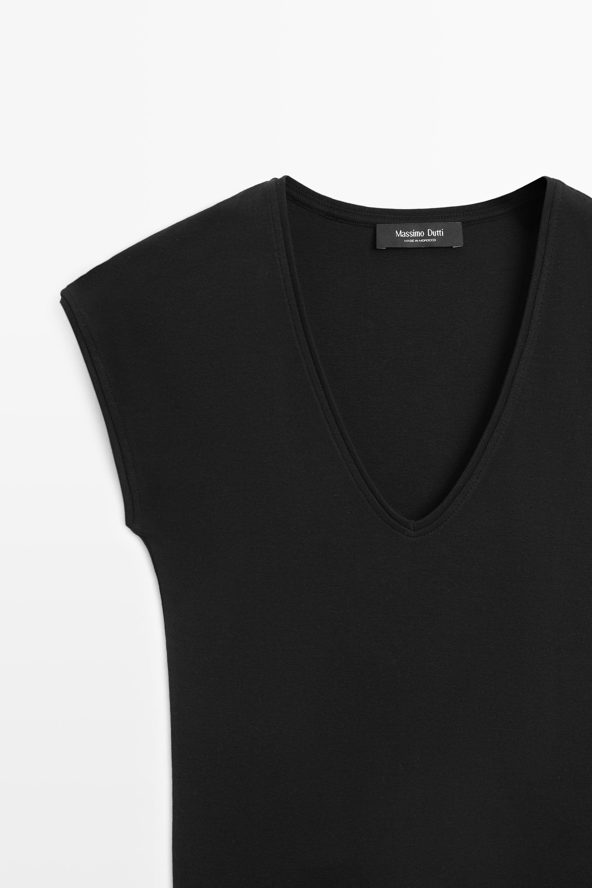 V-neck T-shirt — BLACK