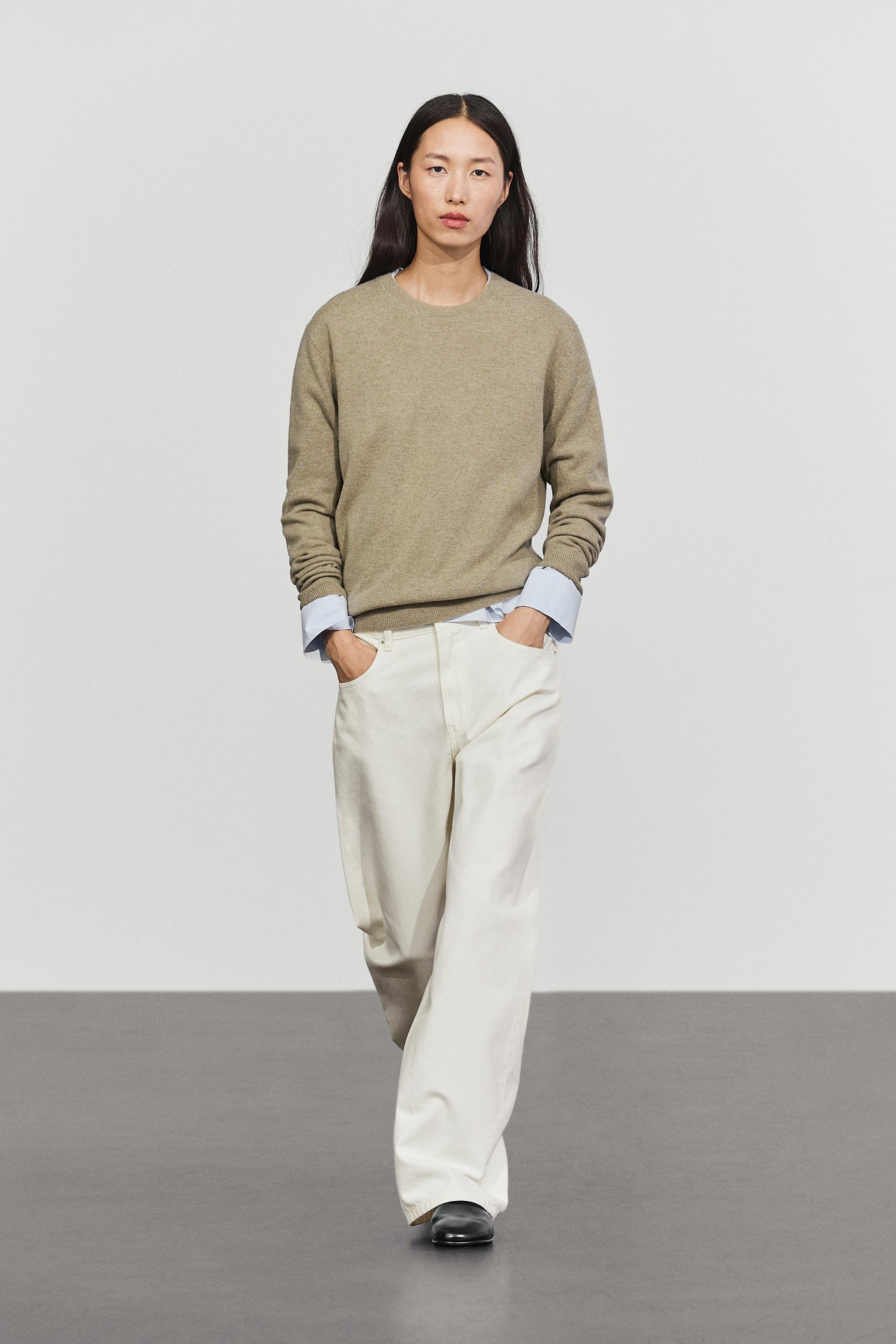 Wool blend knit sweater with round neck