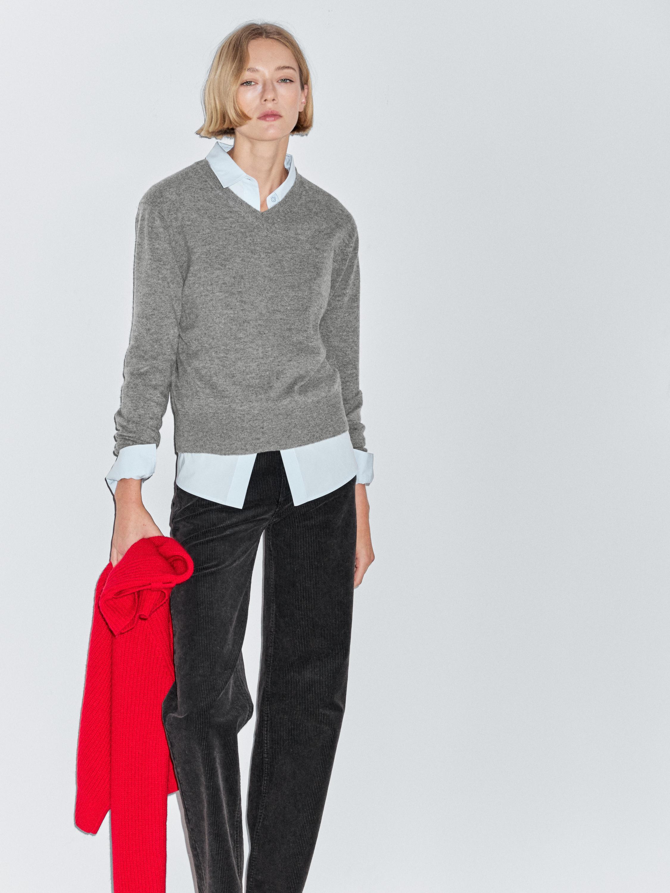 Wool blend knit V-neck sweater — GREY MARL