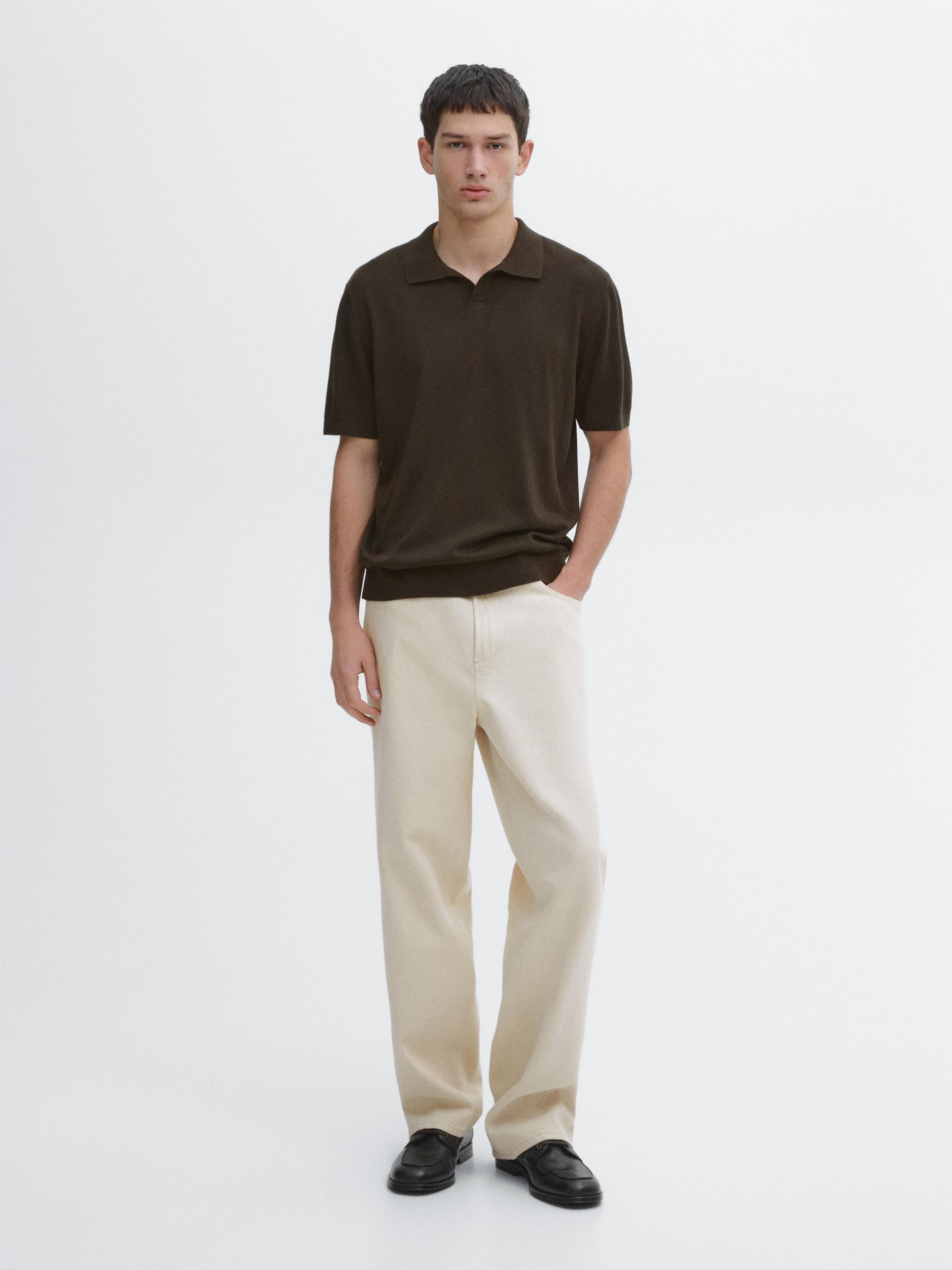 Short sleeve V-neck polo shirt