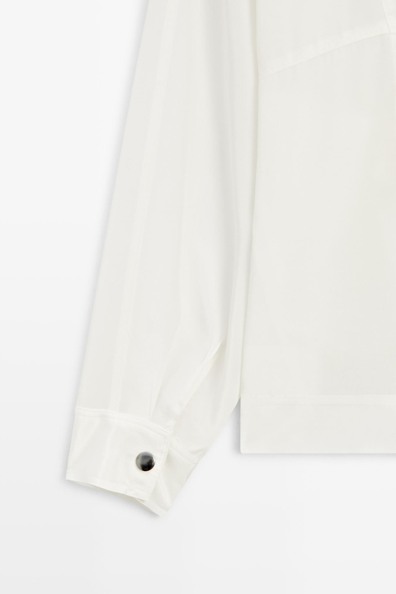 Snap-button stand collar shirt — CREAM