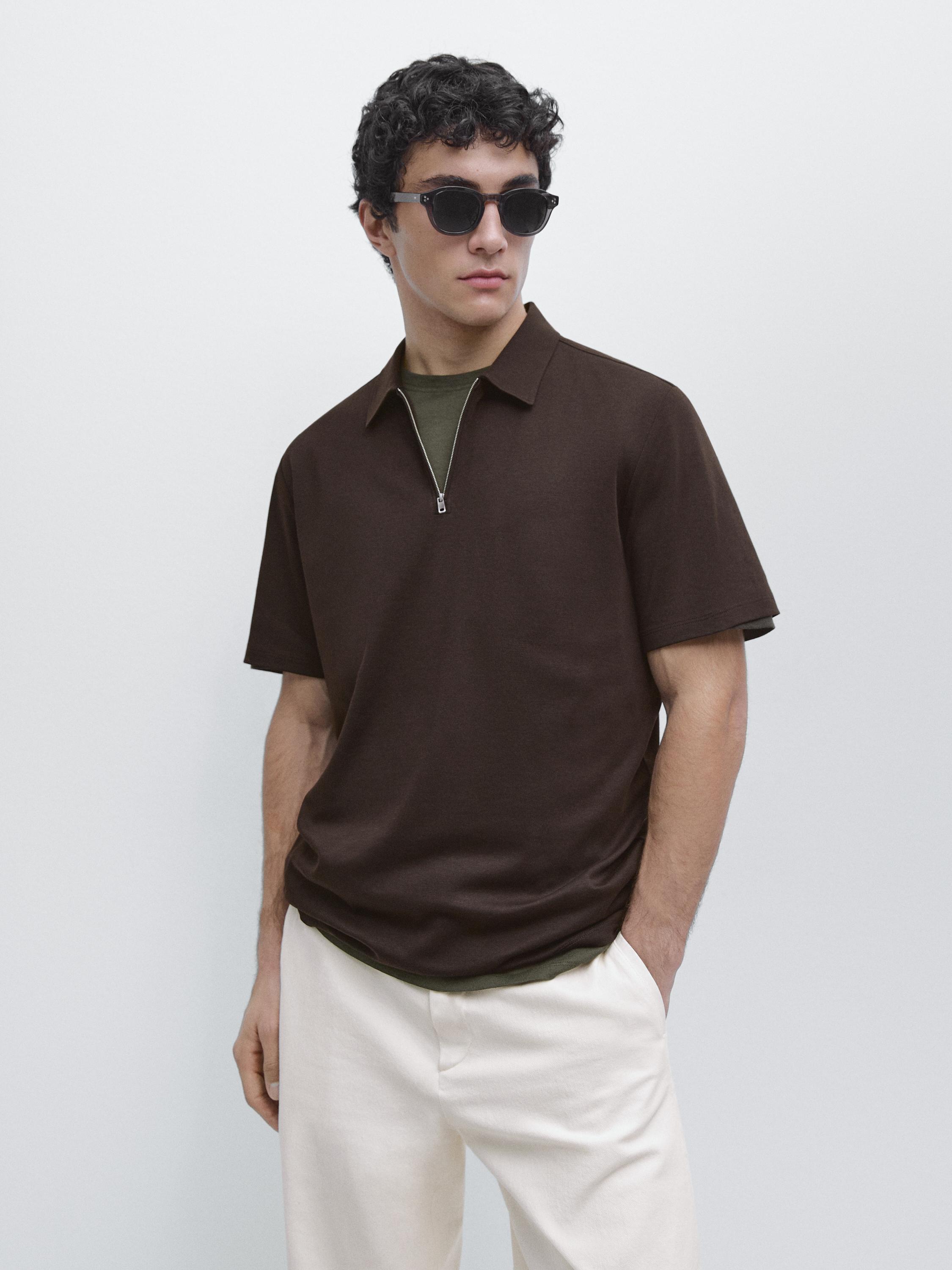 Short sleeve polo shirt with zip detail — Chocolate