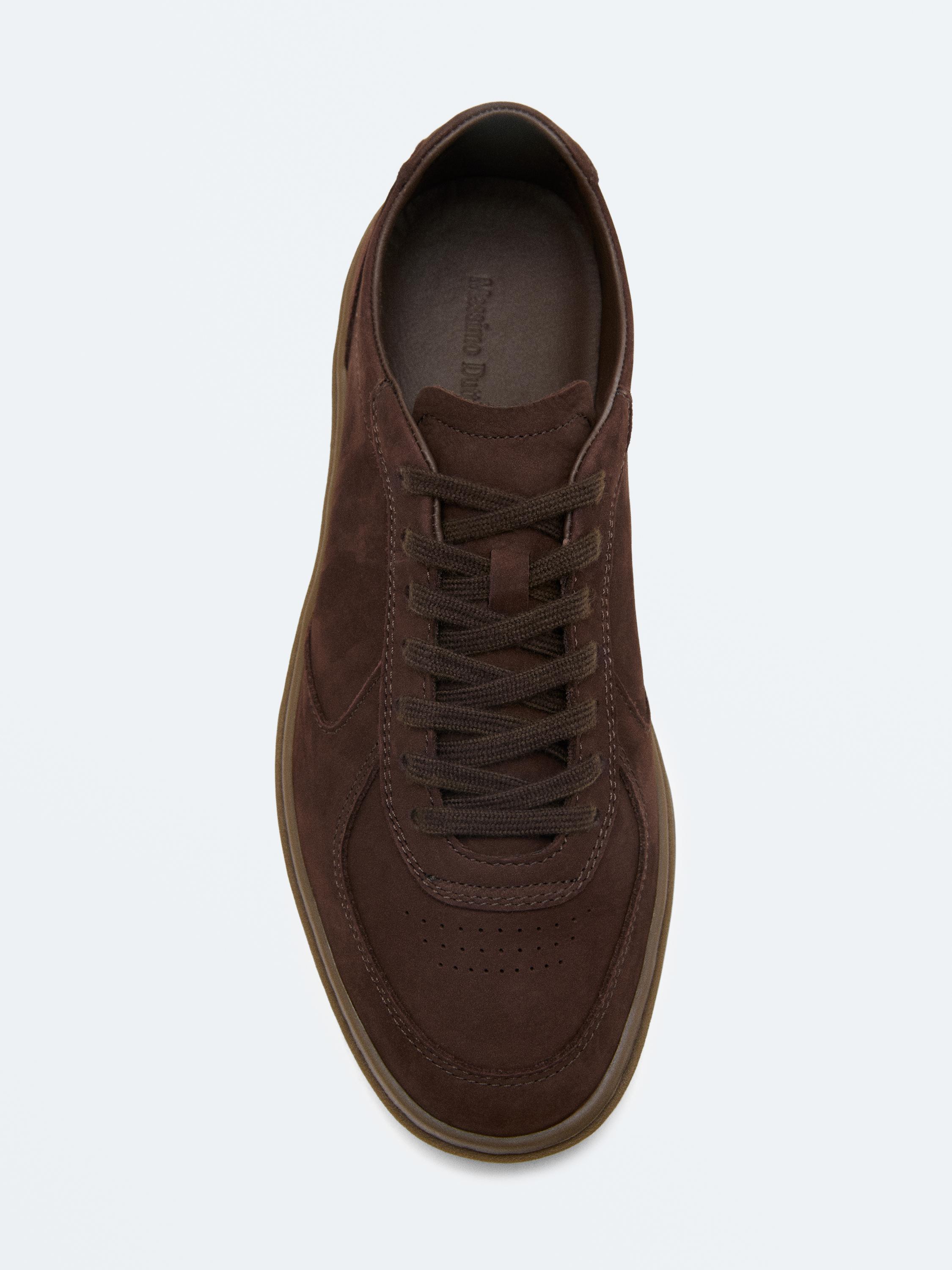 Nubuck trainers with contrast sole — BURGUNDY