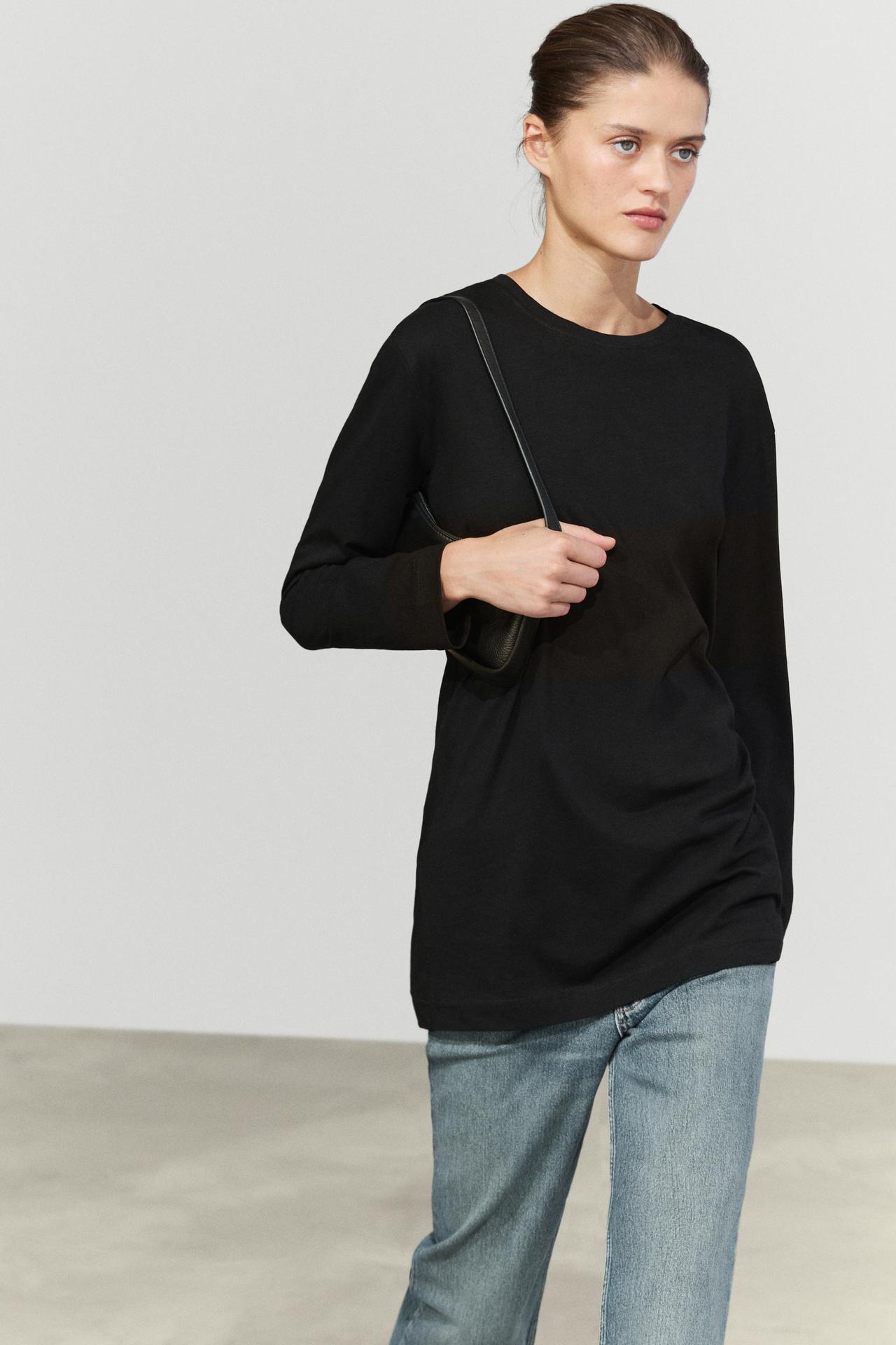 100% cotton long T-shirt with round neck — BLACK