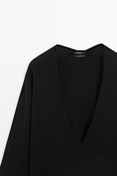 100% Cashmere V-Neck Knit Sweater — BLACK 4
