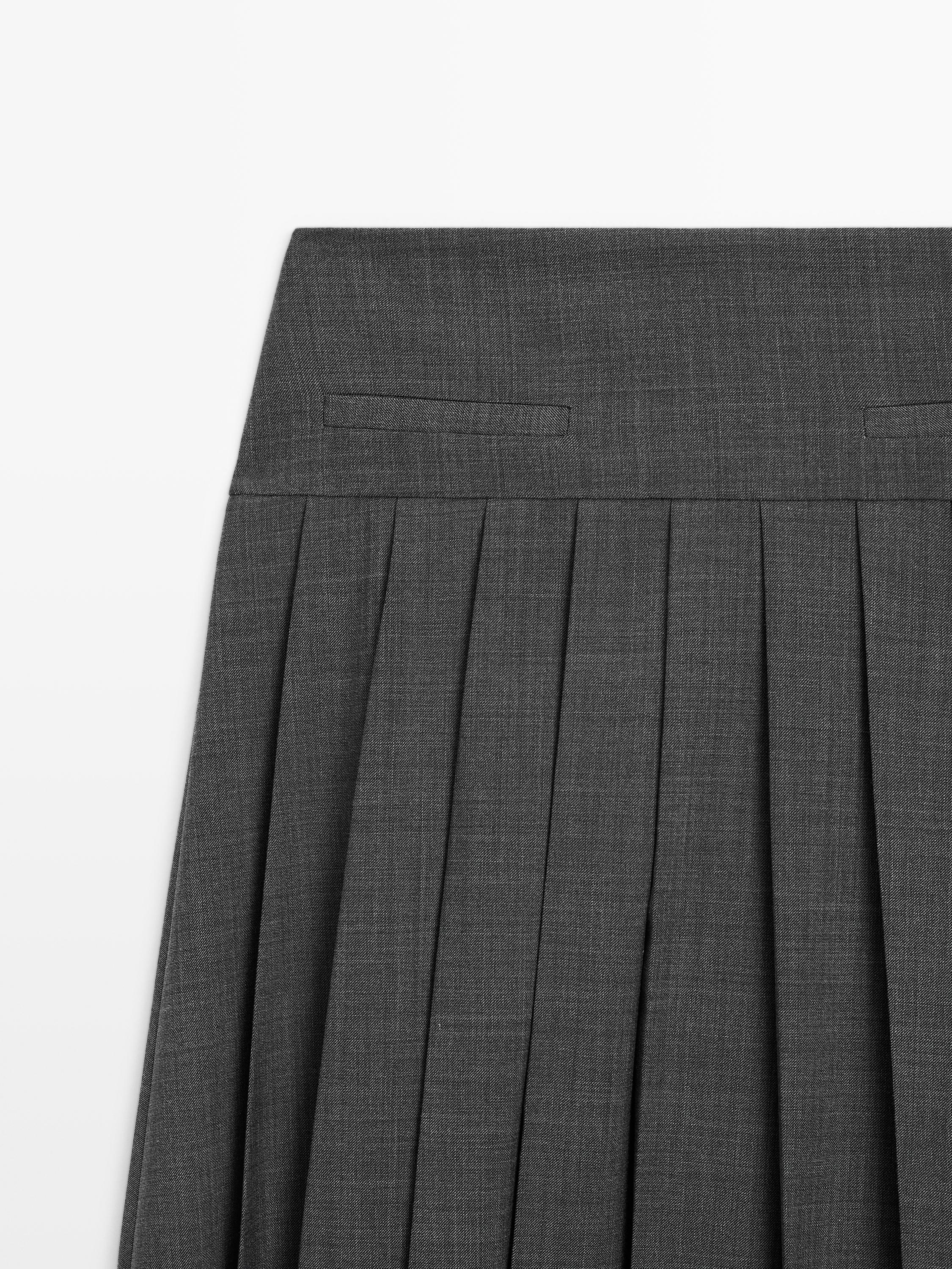 Midi skirt with box pleats