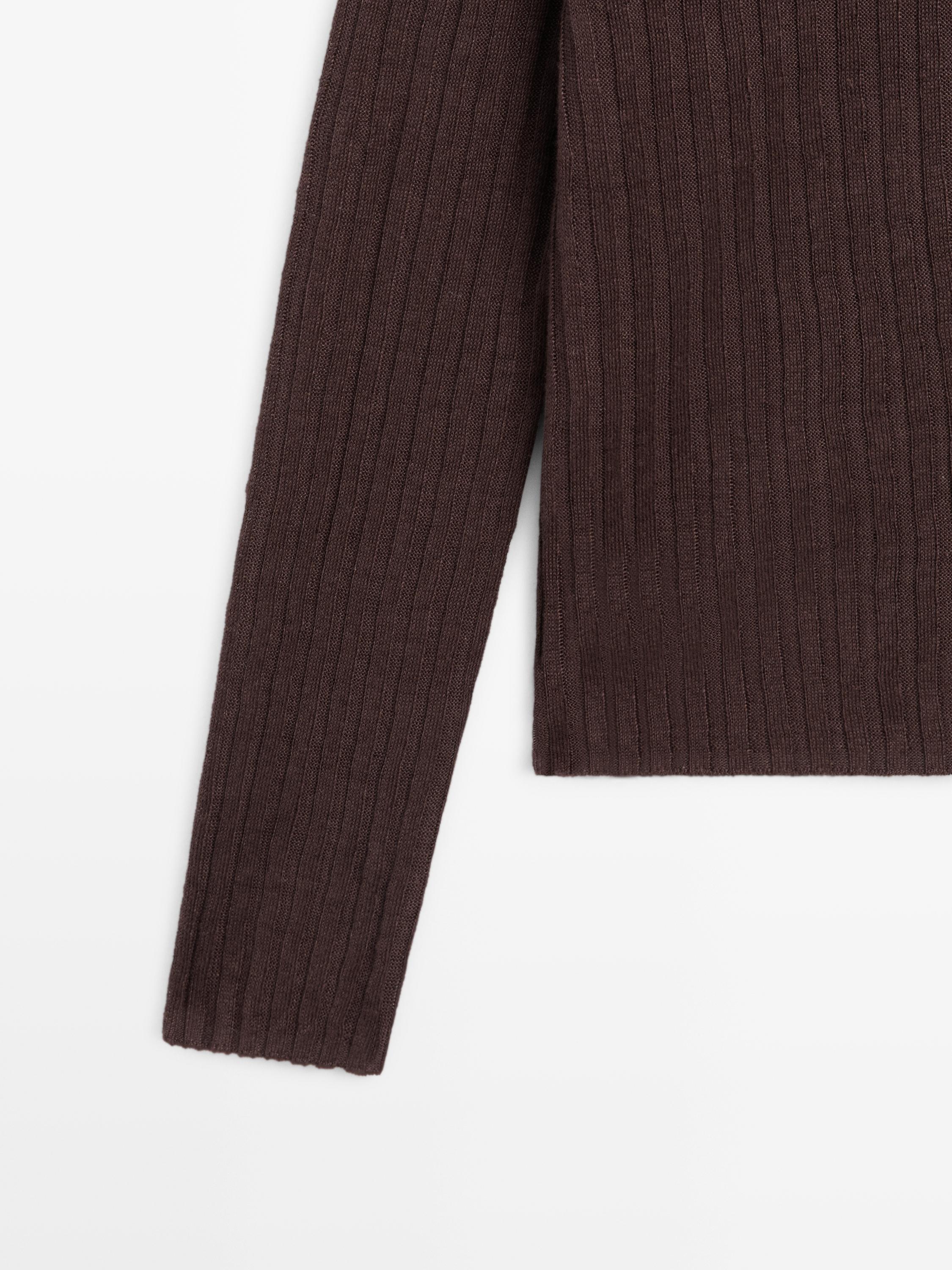 100% linen knit sweater with button details — Chocolate