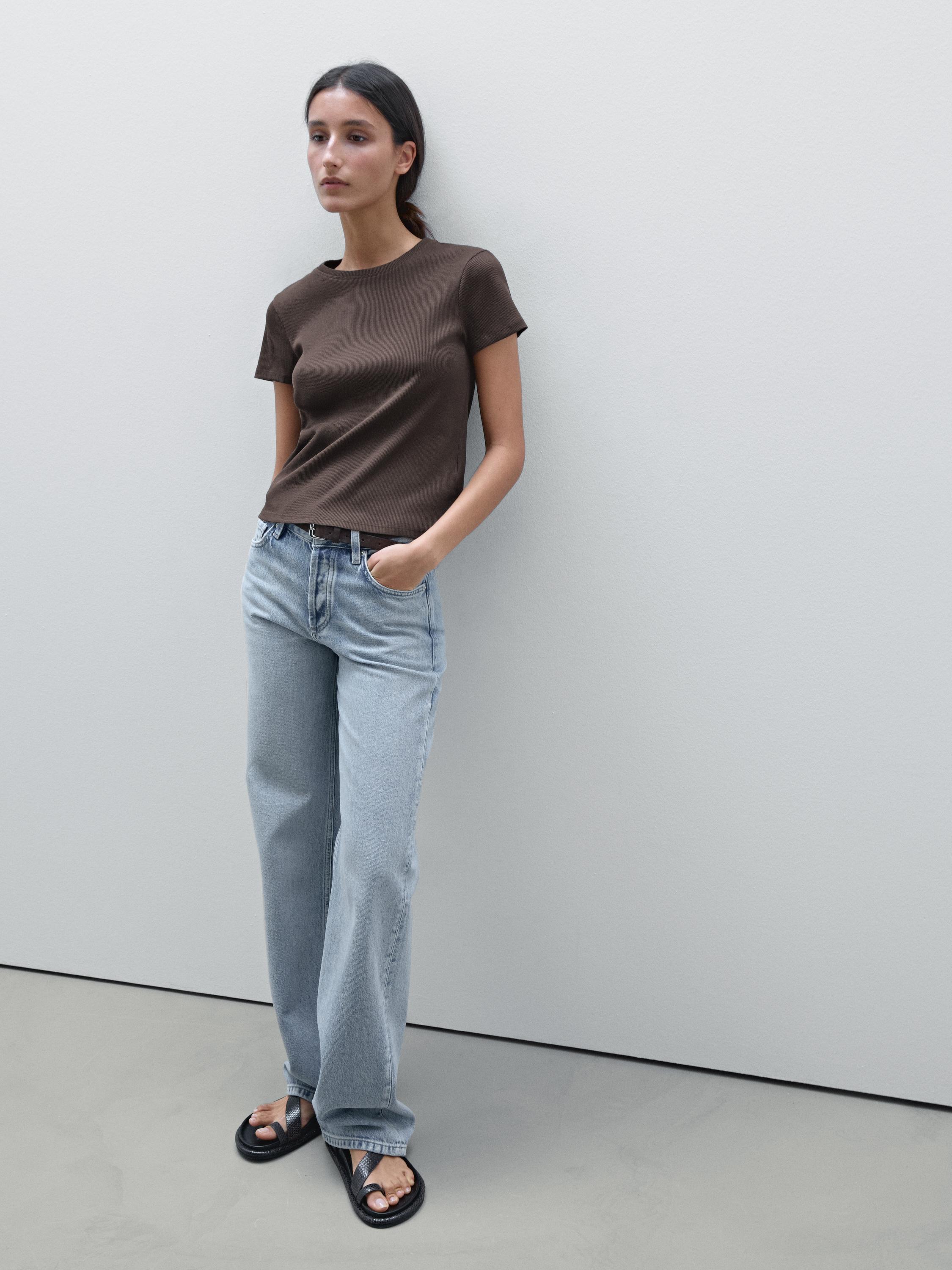 T-shirt 100 % coton à bord-côte et manches courtes