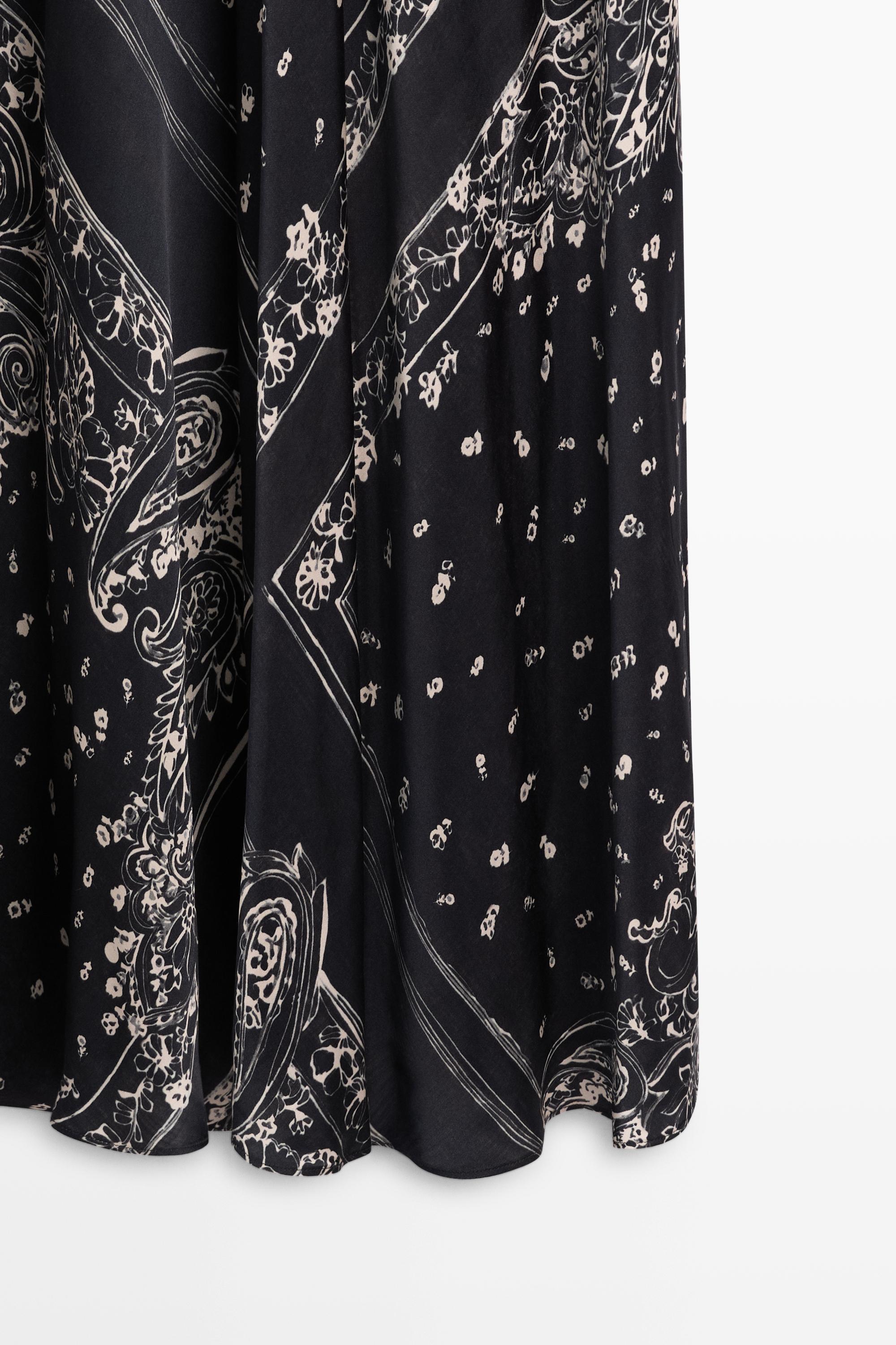 Long flowing paisley halter dress — Blue