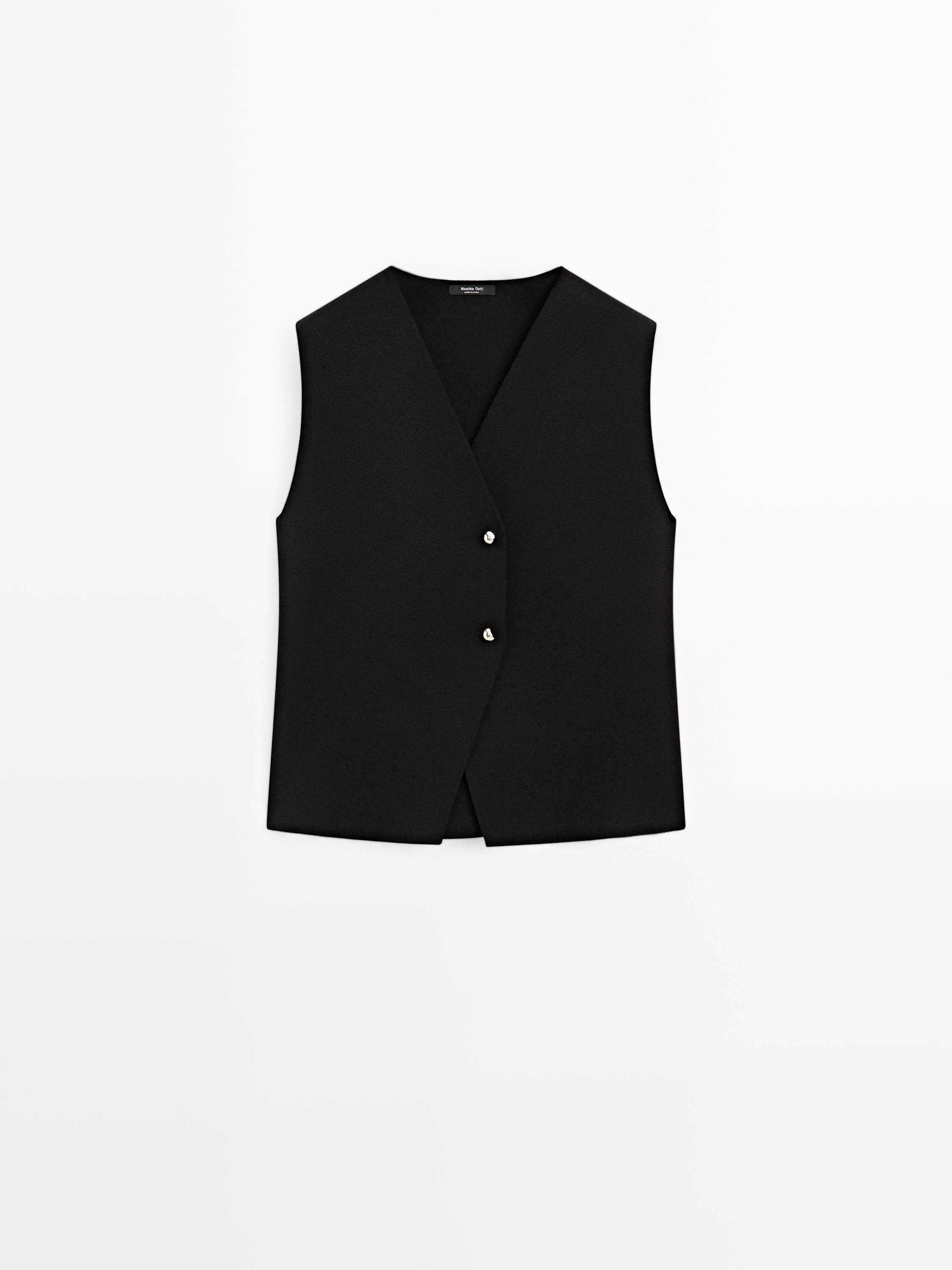 Knit V-neck vest with buttons