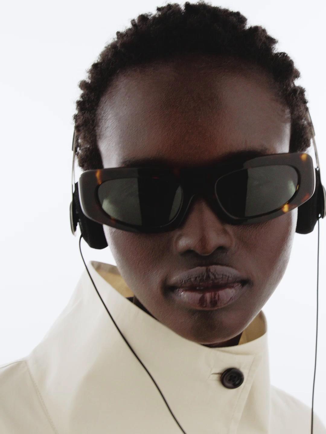 Rectangular sunglasses