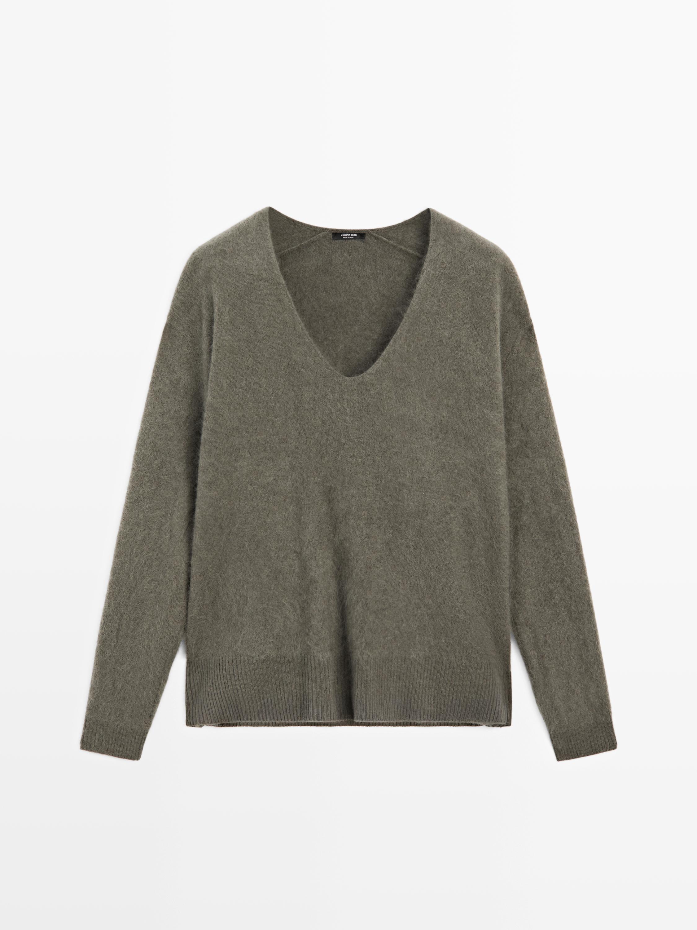 Wool and cashmere V-neck knit sweater · Green-grey · Sweaters