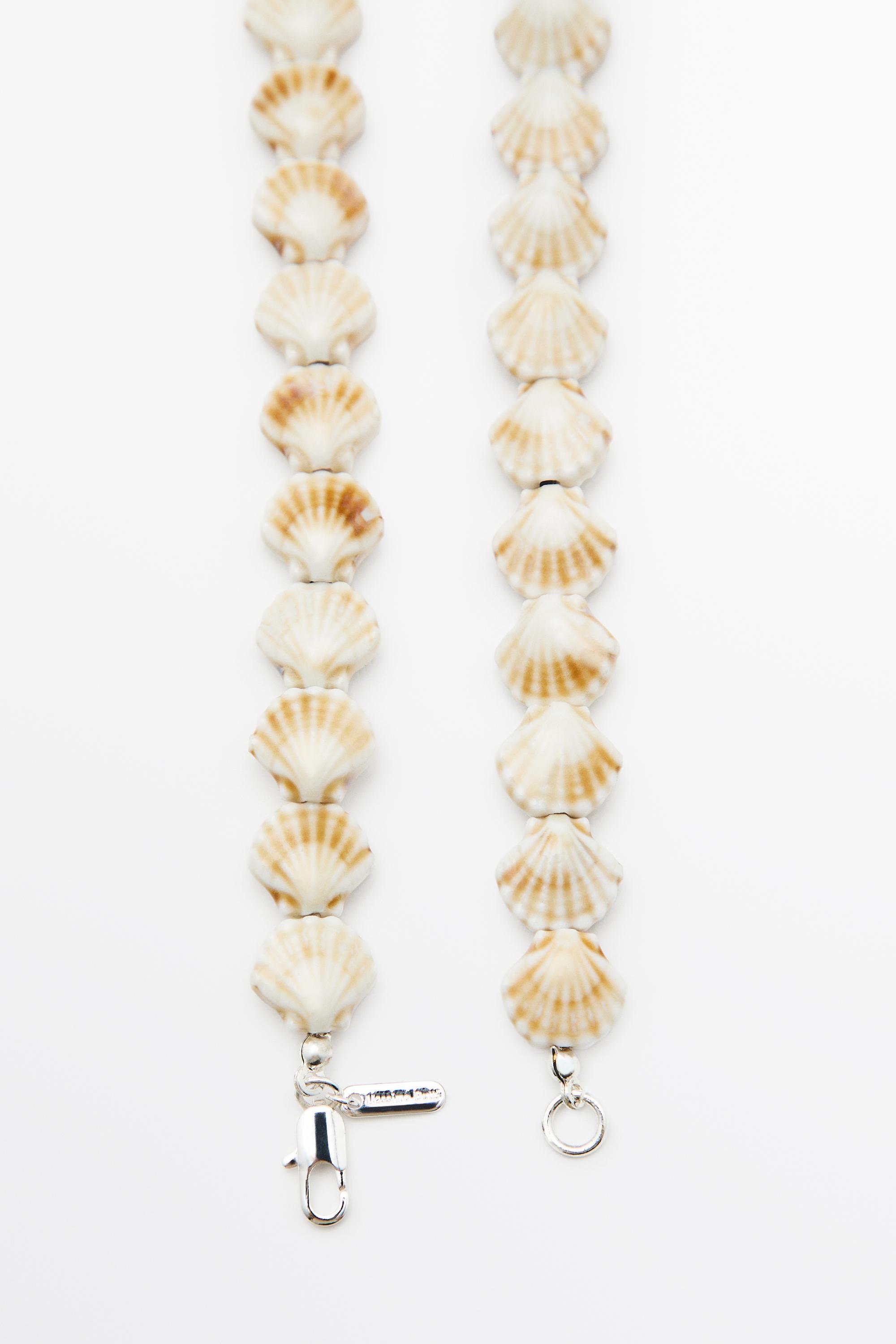 Ceramic seashell necklace — CREAM
