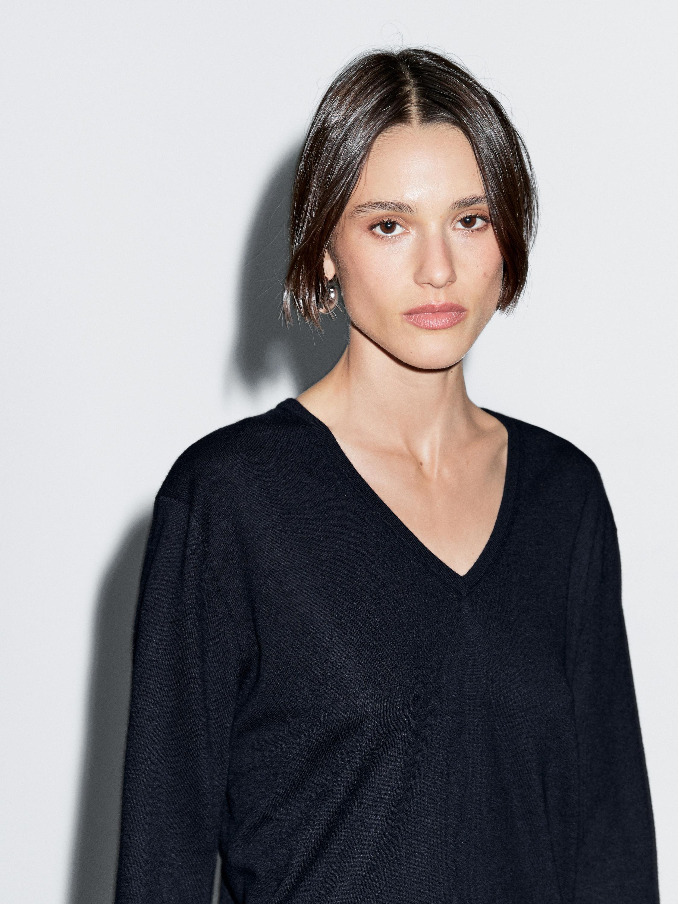 Wool blend V-neck knit sweater