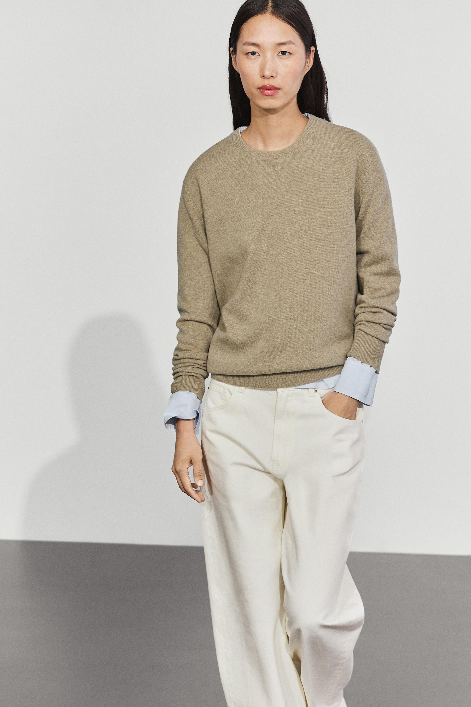 Wool blend knit sweater with round neck
