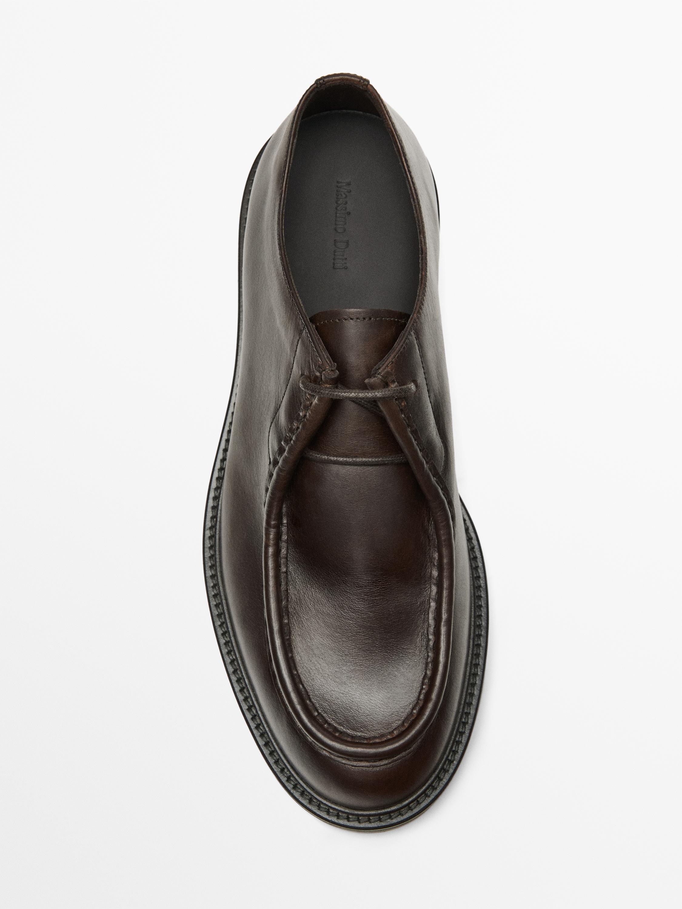 Leather shoes with moc toe