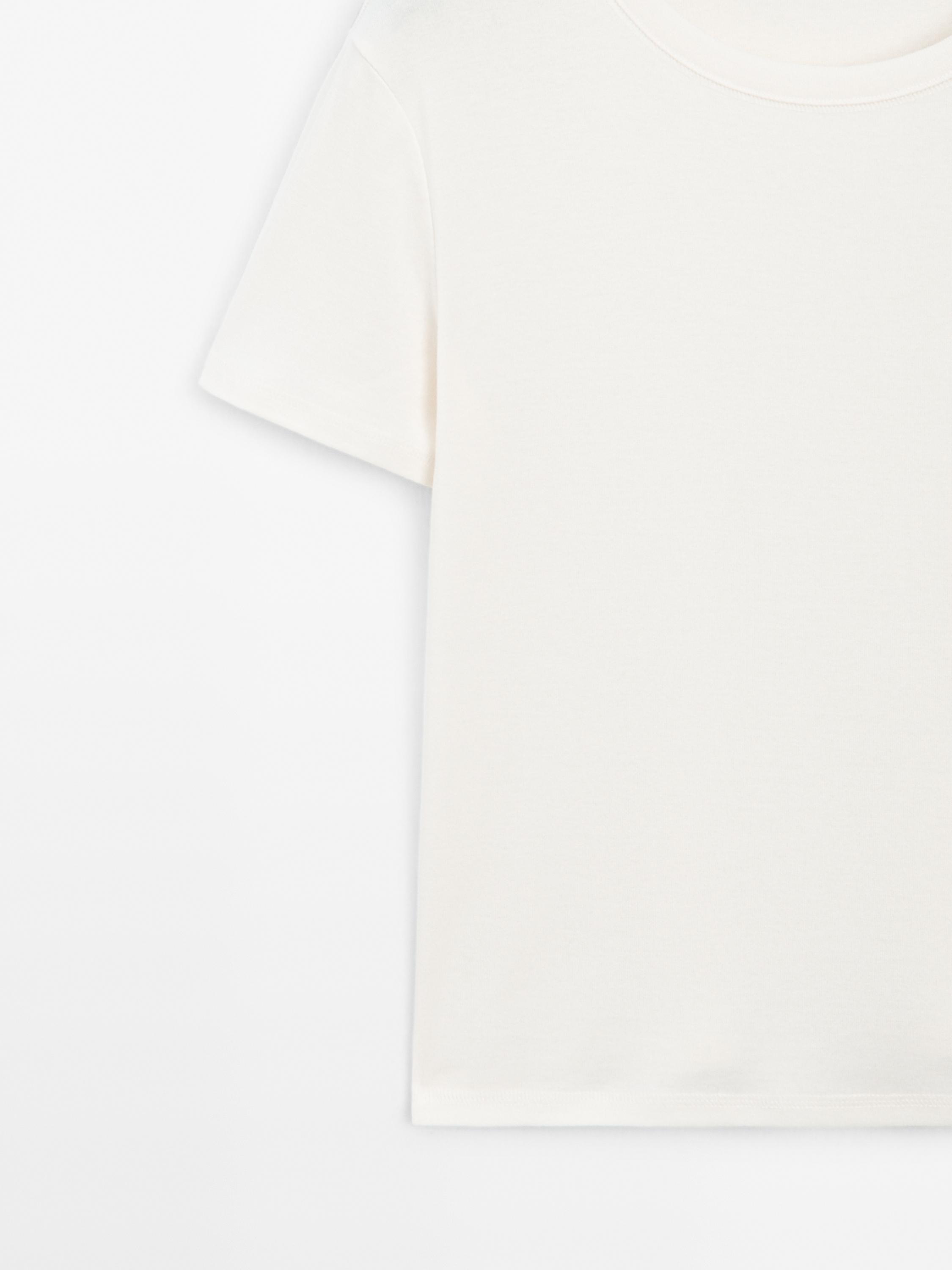 Regular fit t-shirt with collar detail
