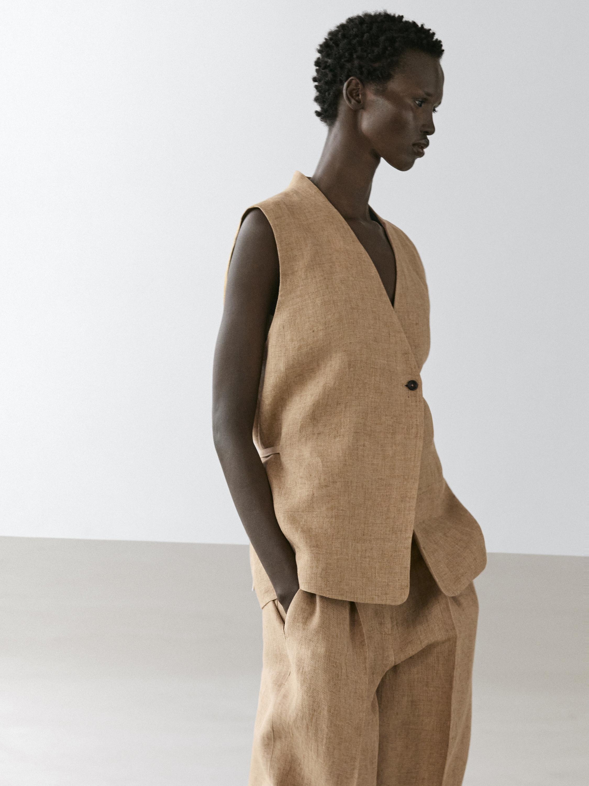 Linen waistcoat with crossover fastening — BEIGE