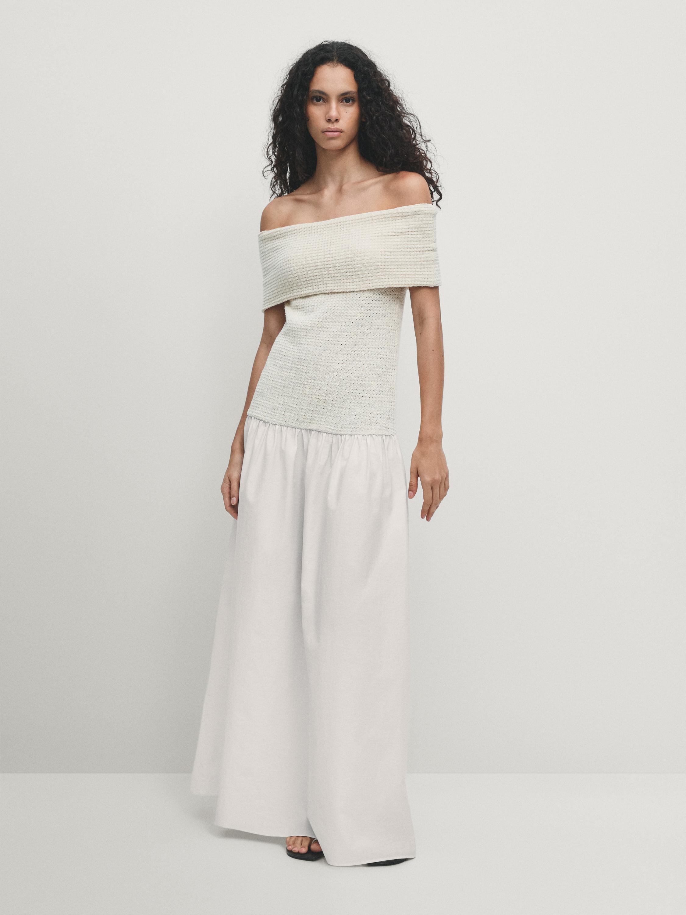 فستان بأكتاف ساقطة وتفصيل بارز الملمس