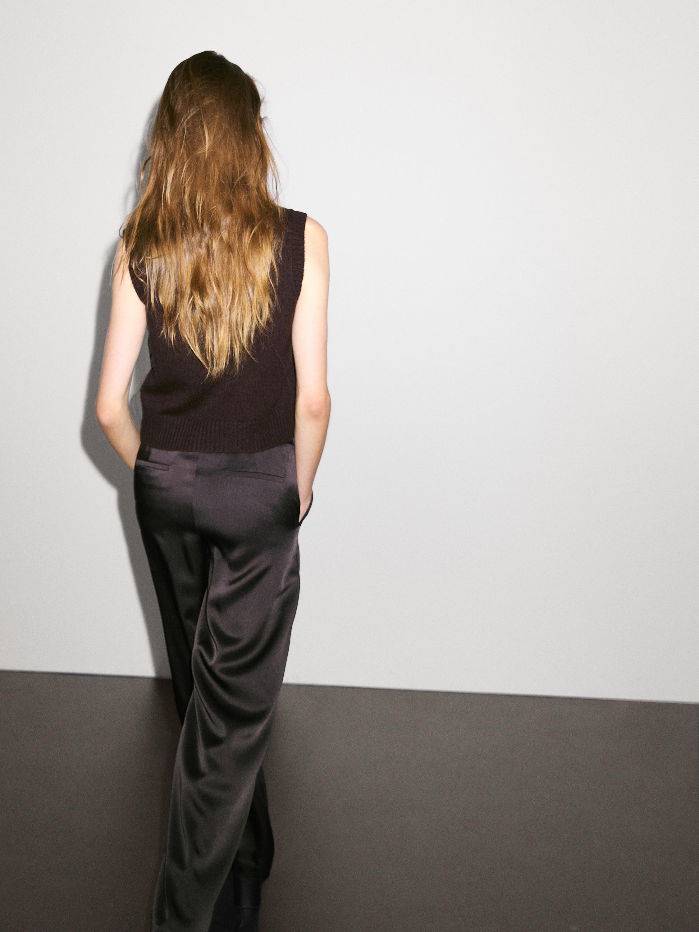 100% cashmere V-neck vest