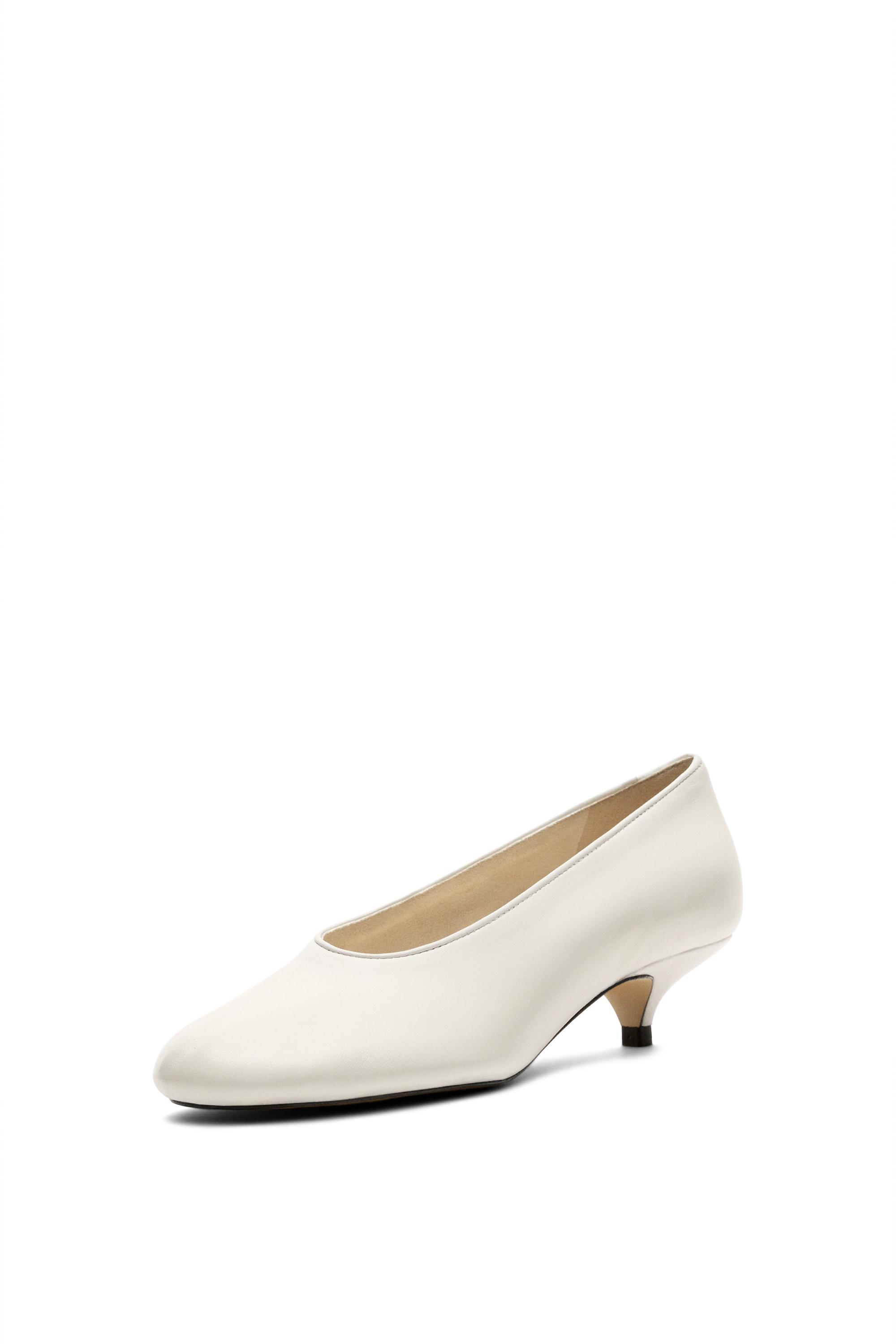 Soft leather heel shoe — WHITE