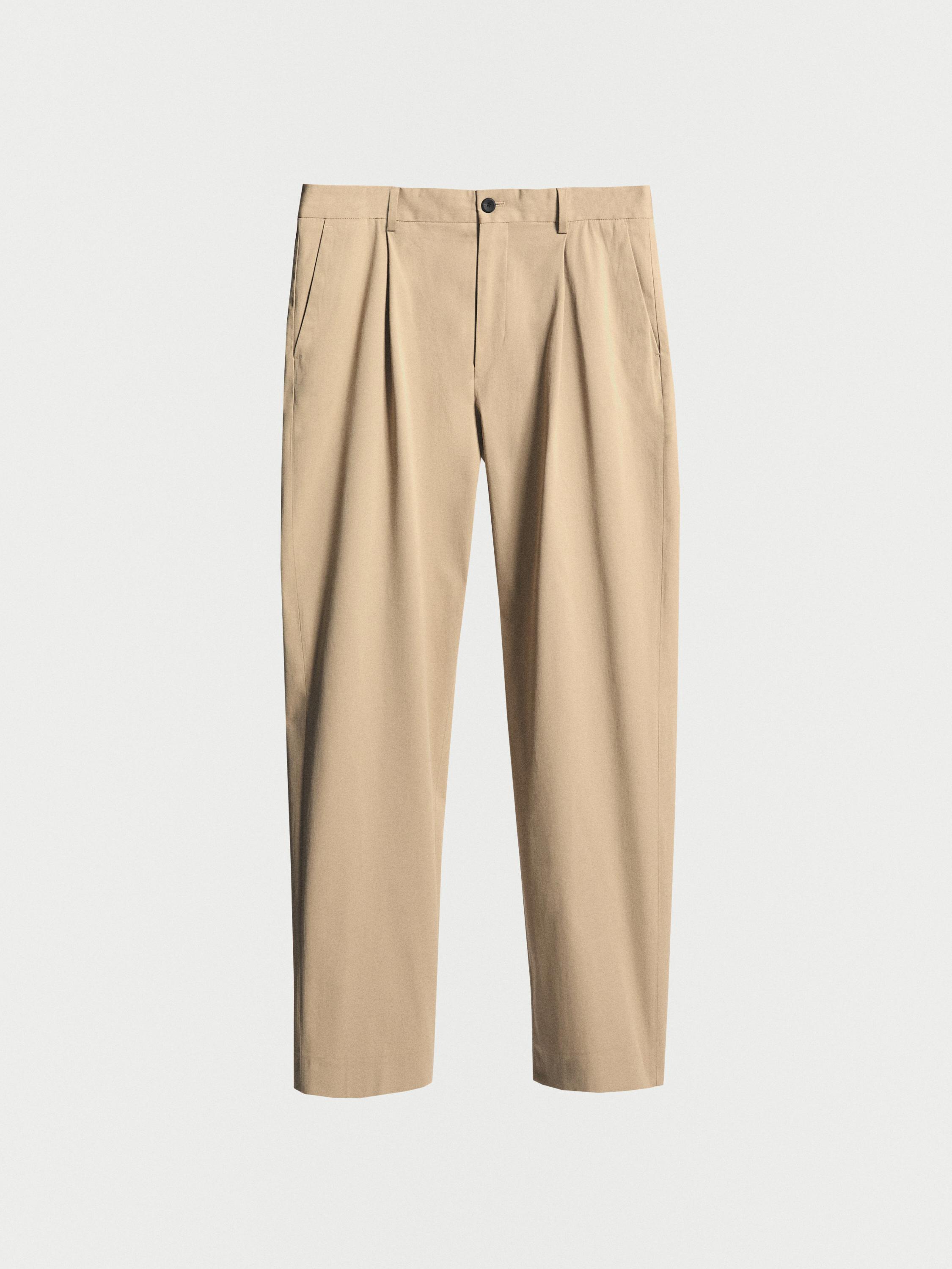 Pantalón relaxed fit detalle pinza